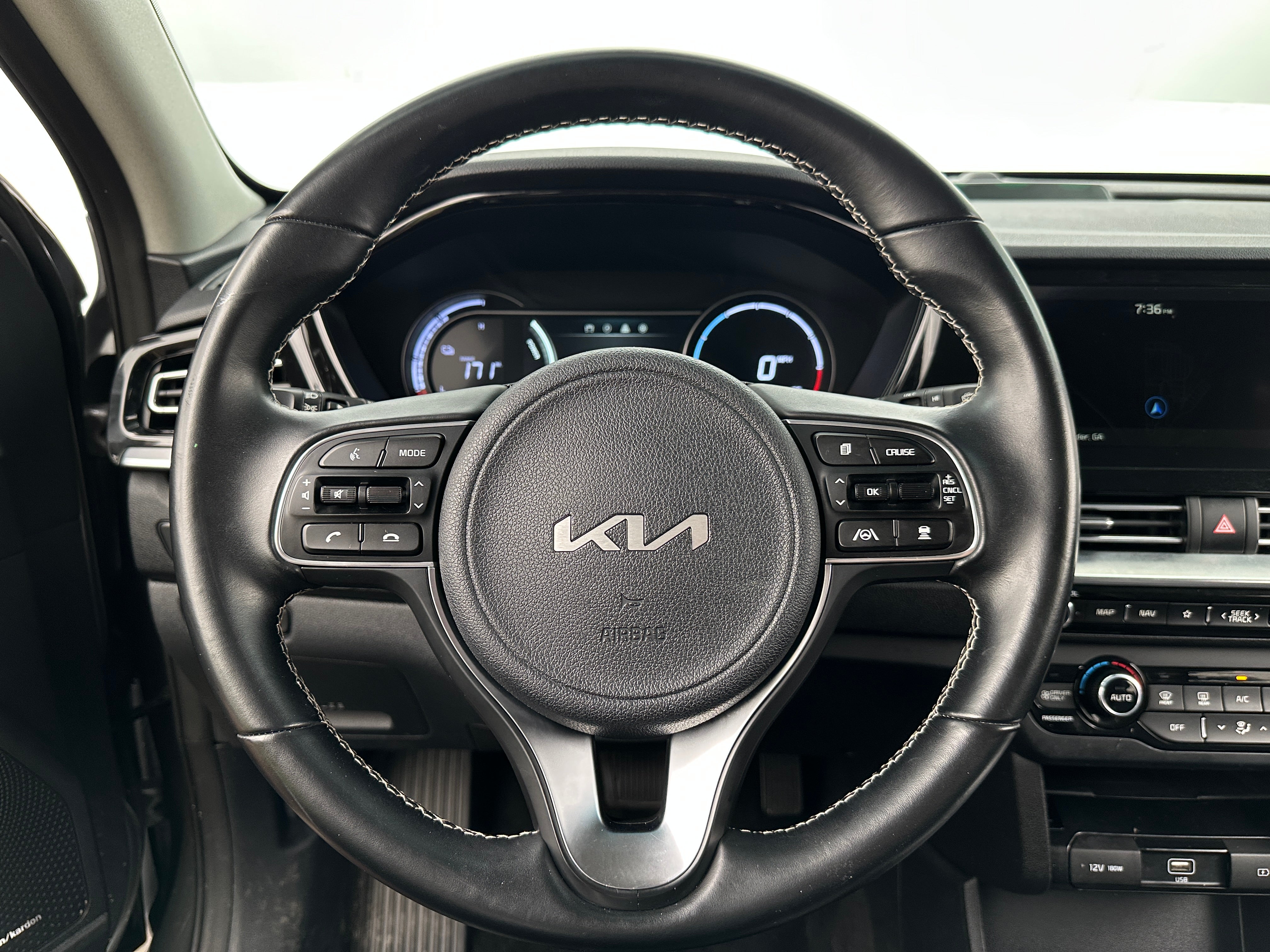 2022 Kia Niro EX 5