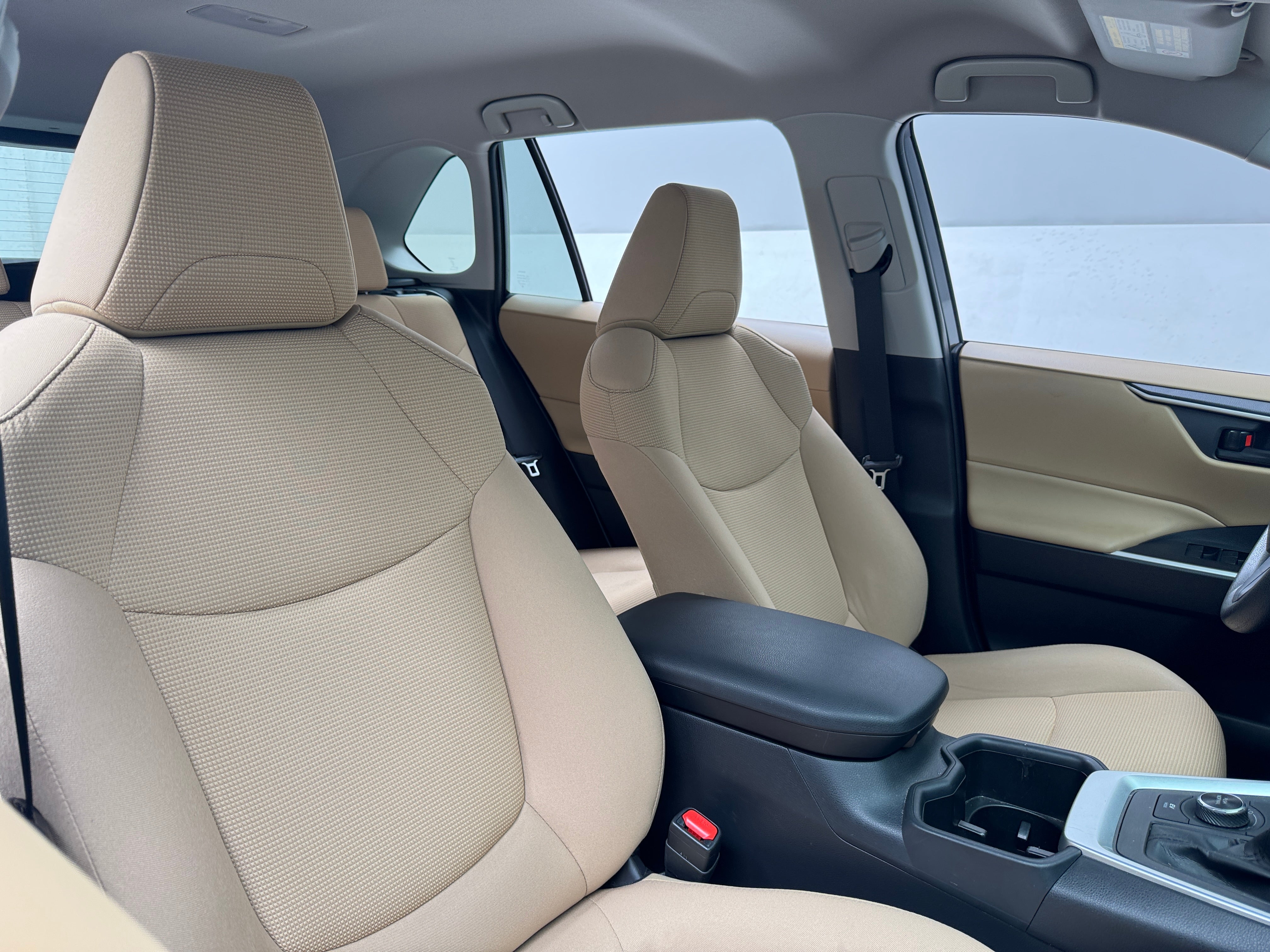 2022 Toyota RAV4 LE 2