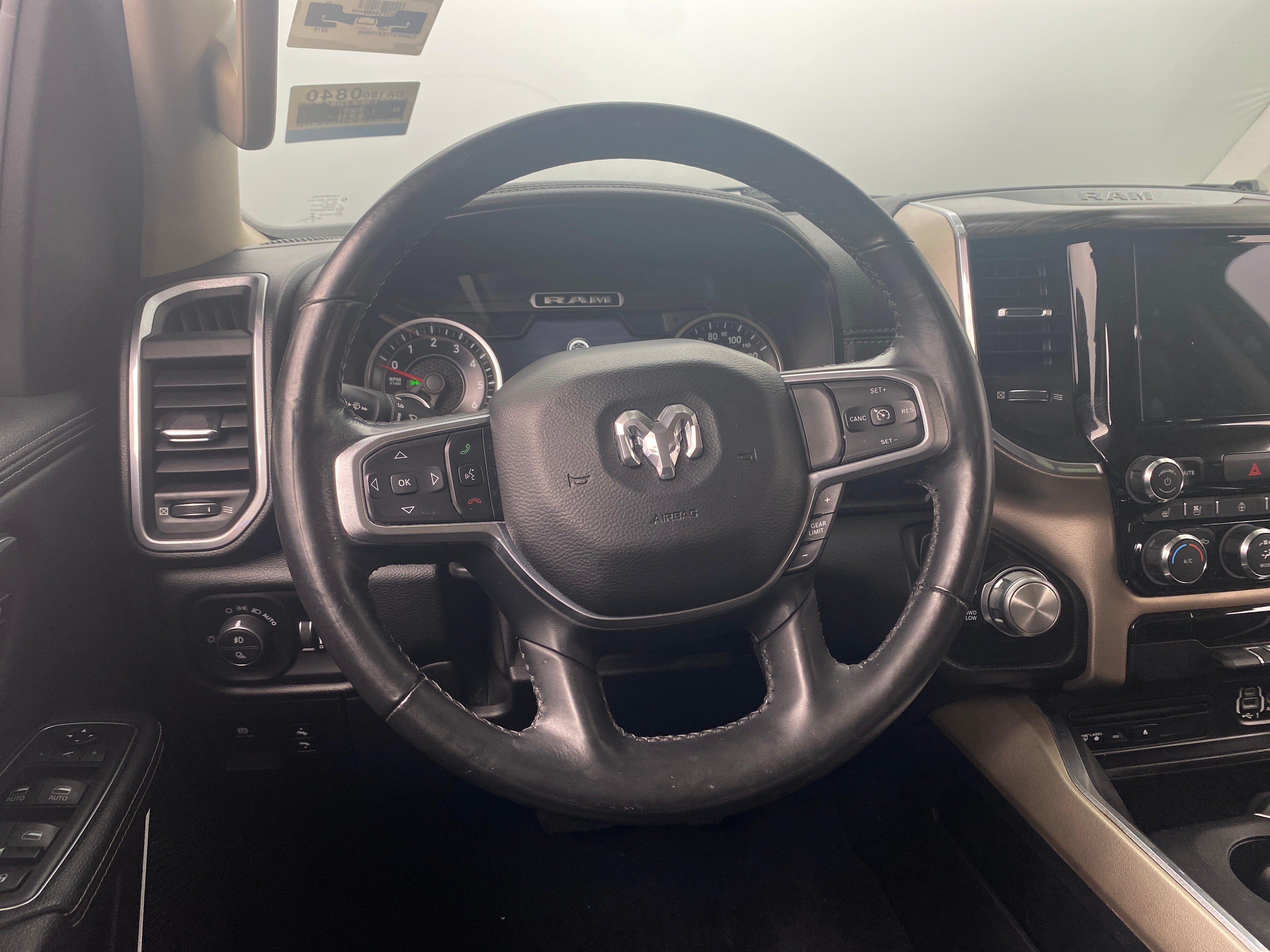 2019 RAM 1500 Laramie 4