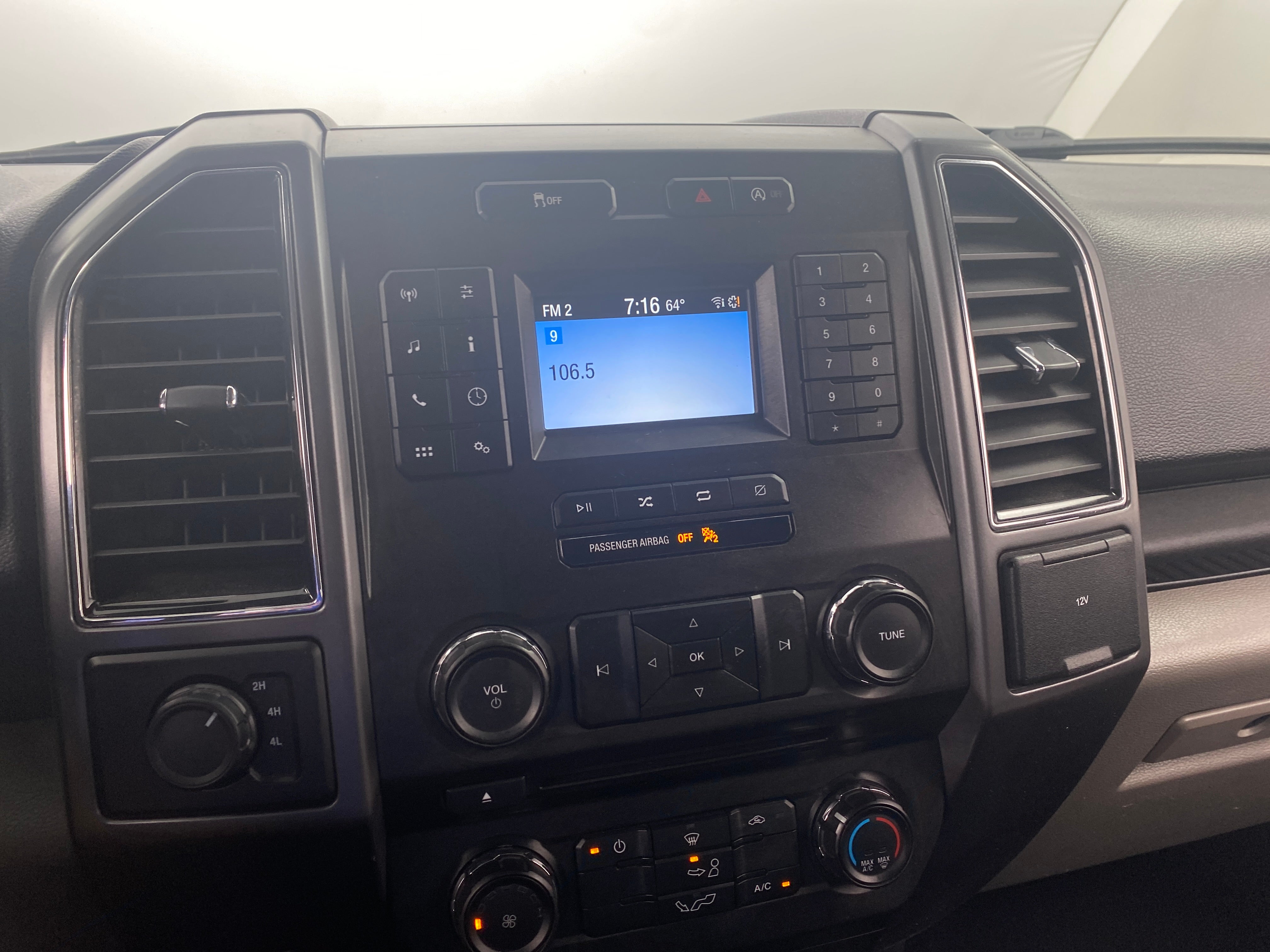 2018 Ford Econoline E-150 4