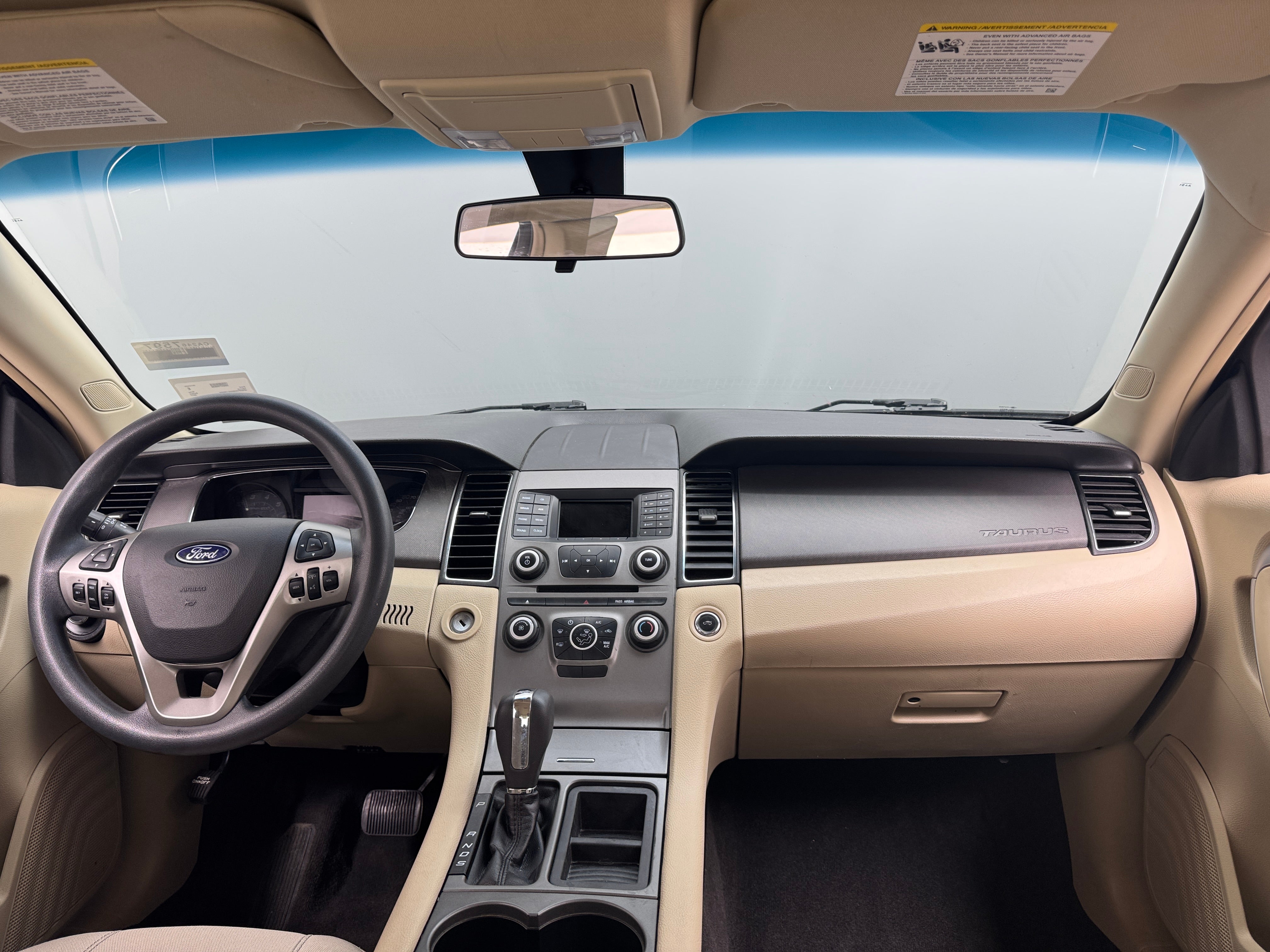 2017 Ford Taurus SE 3