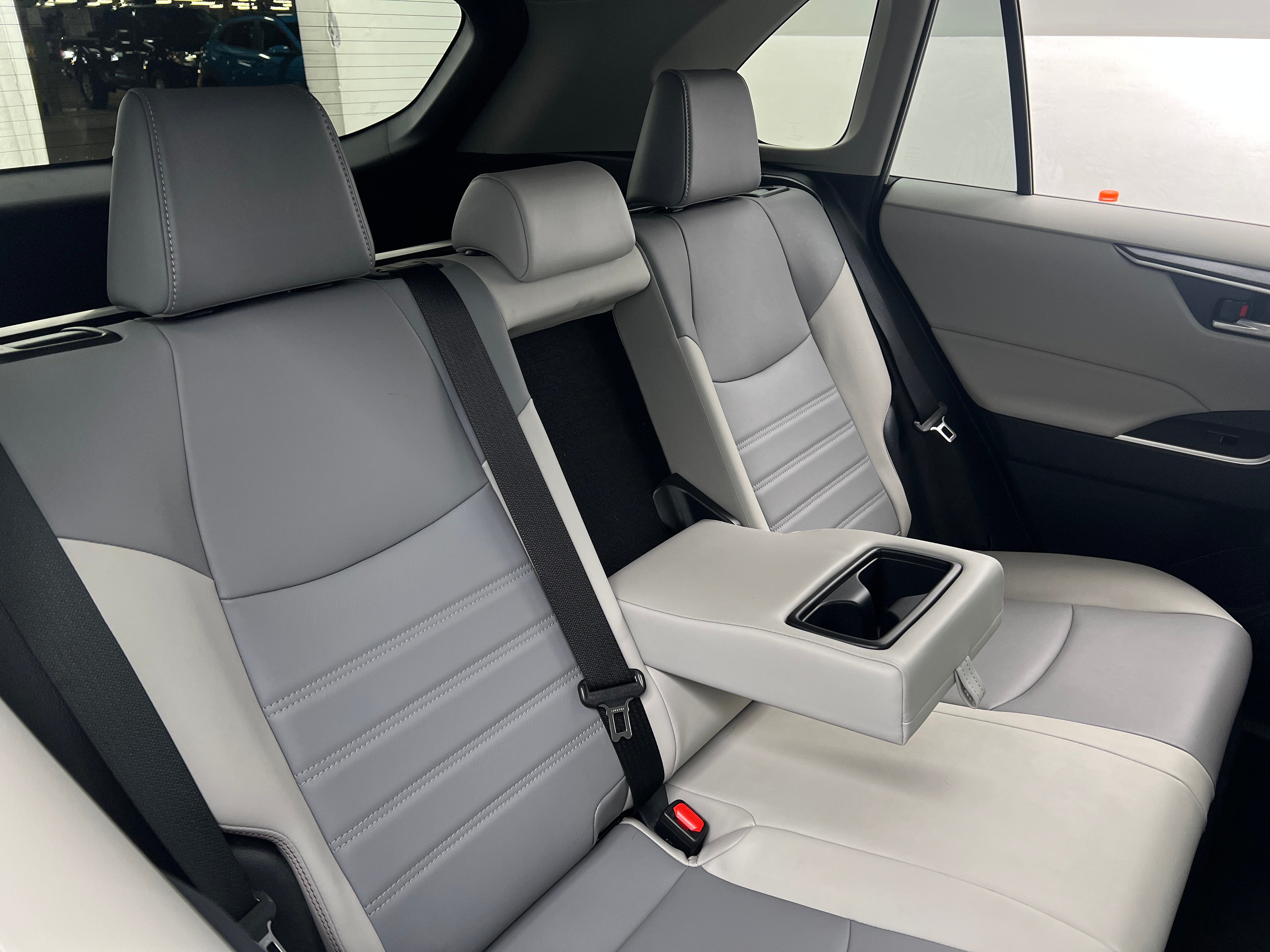 2022 Toyota RAV4 XLE Premium 5