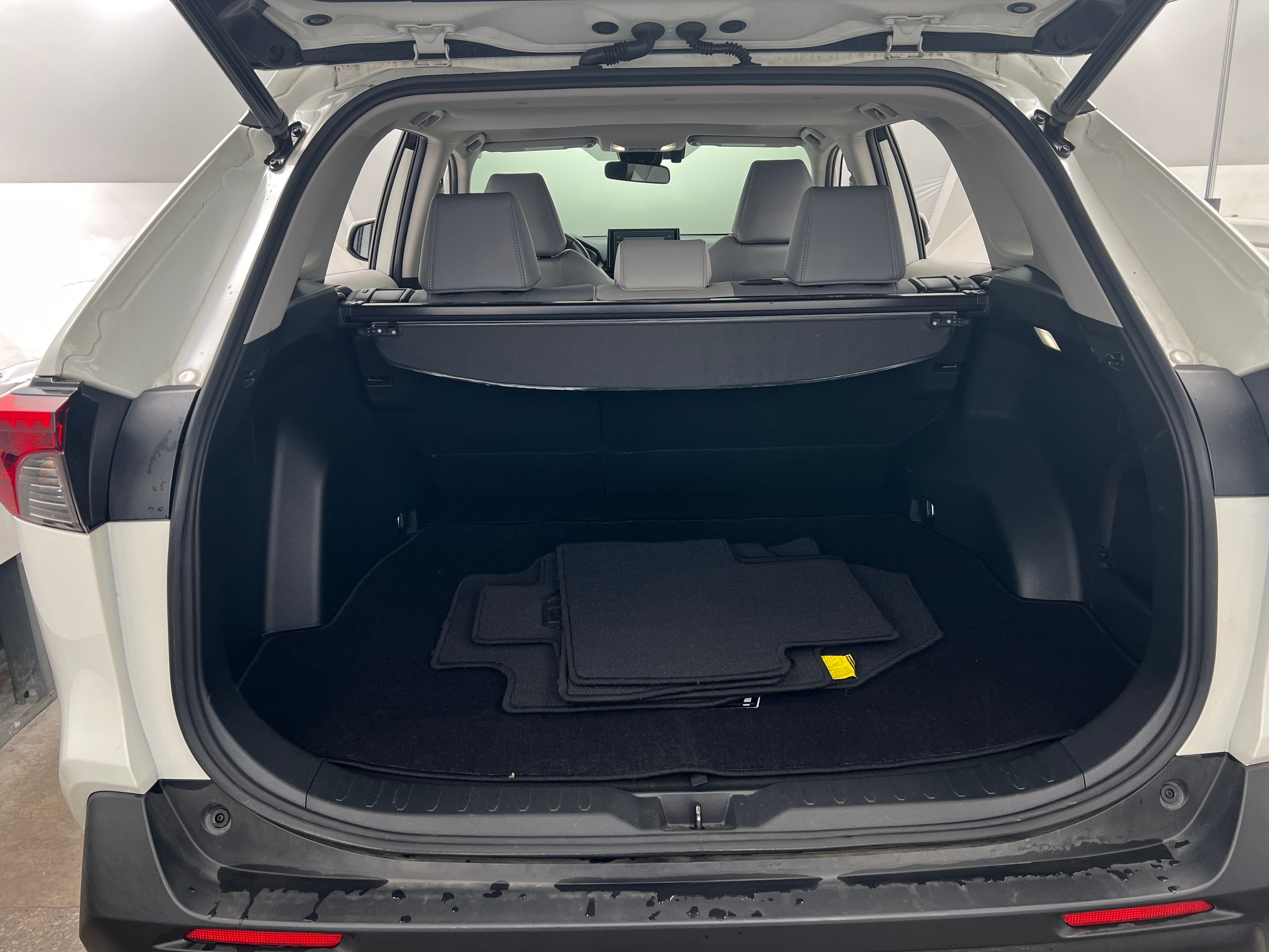 2022 Toyota RAV4 XLE Premium 6