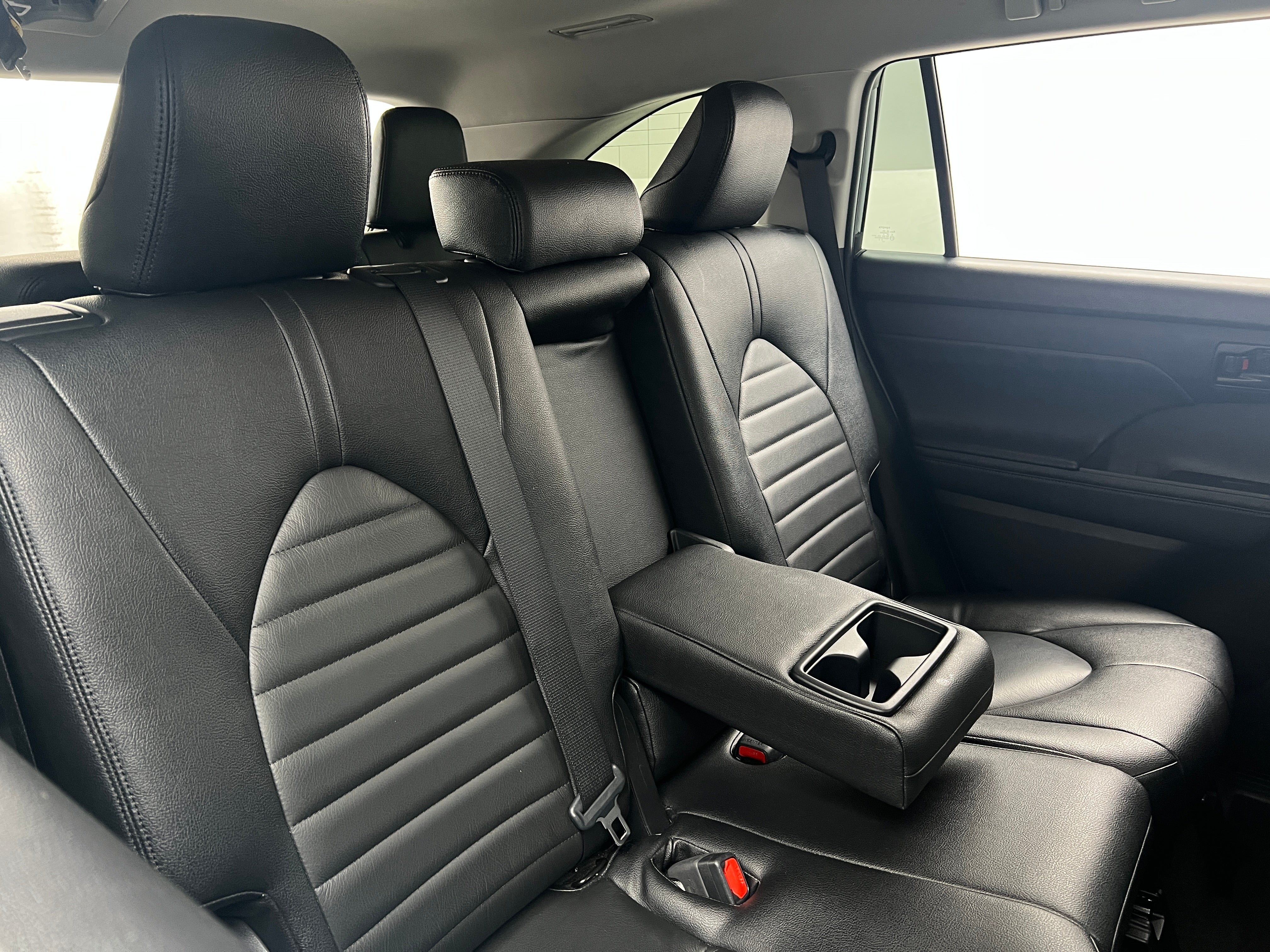2024 Toyota Highlander LE 6