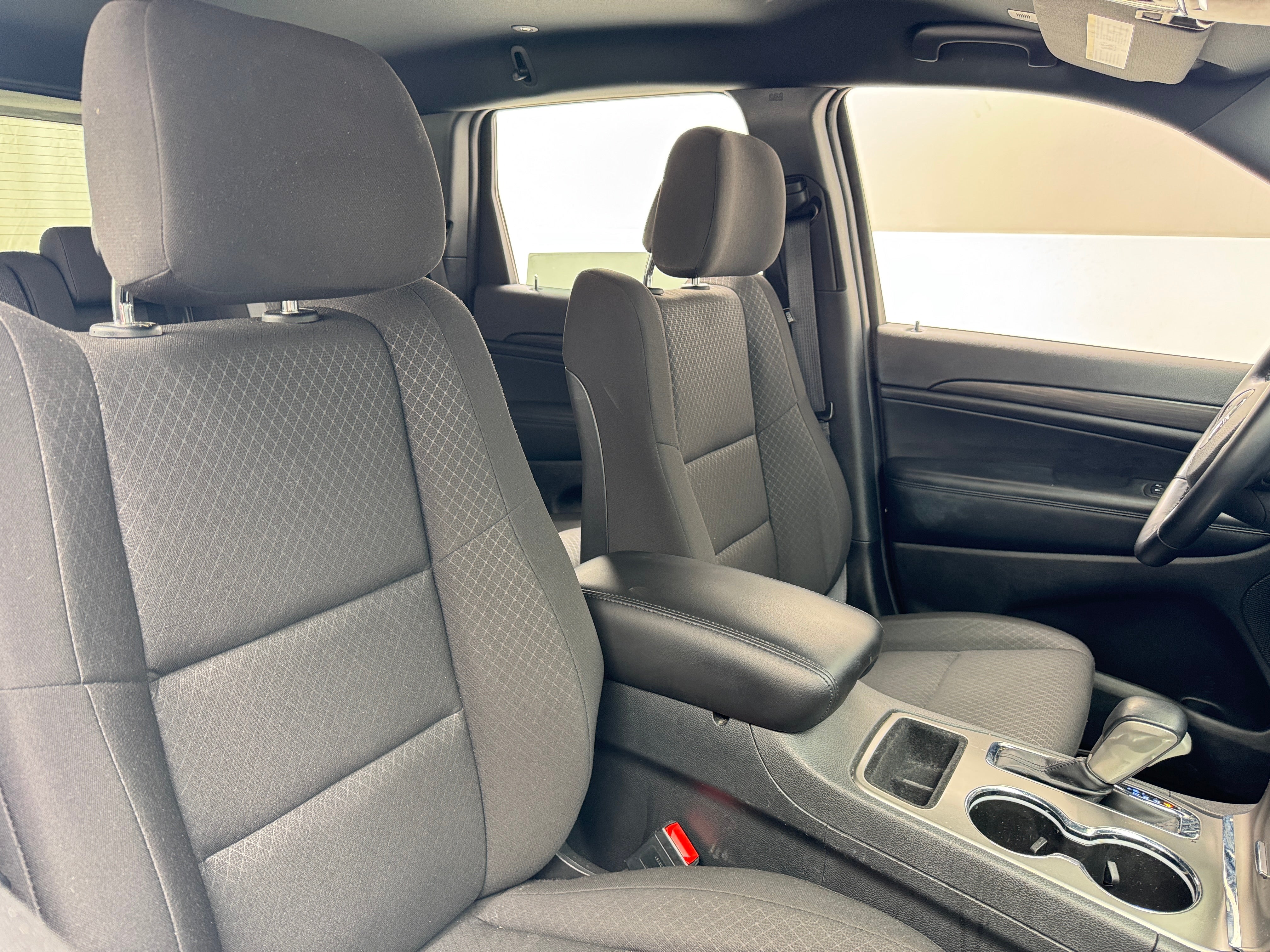 2021 Jeep Grand Cherokee Laredo 2