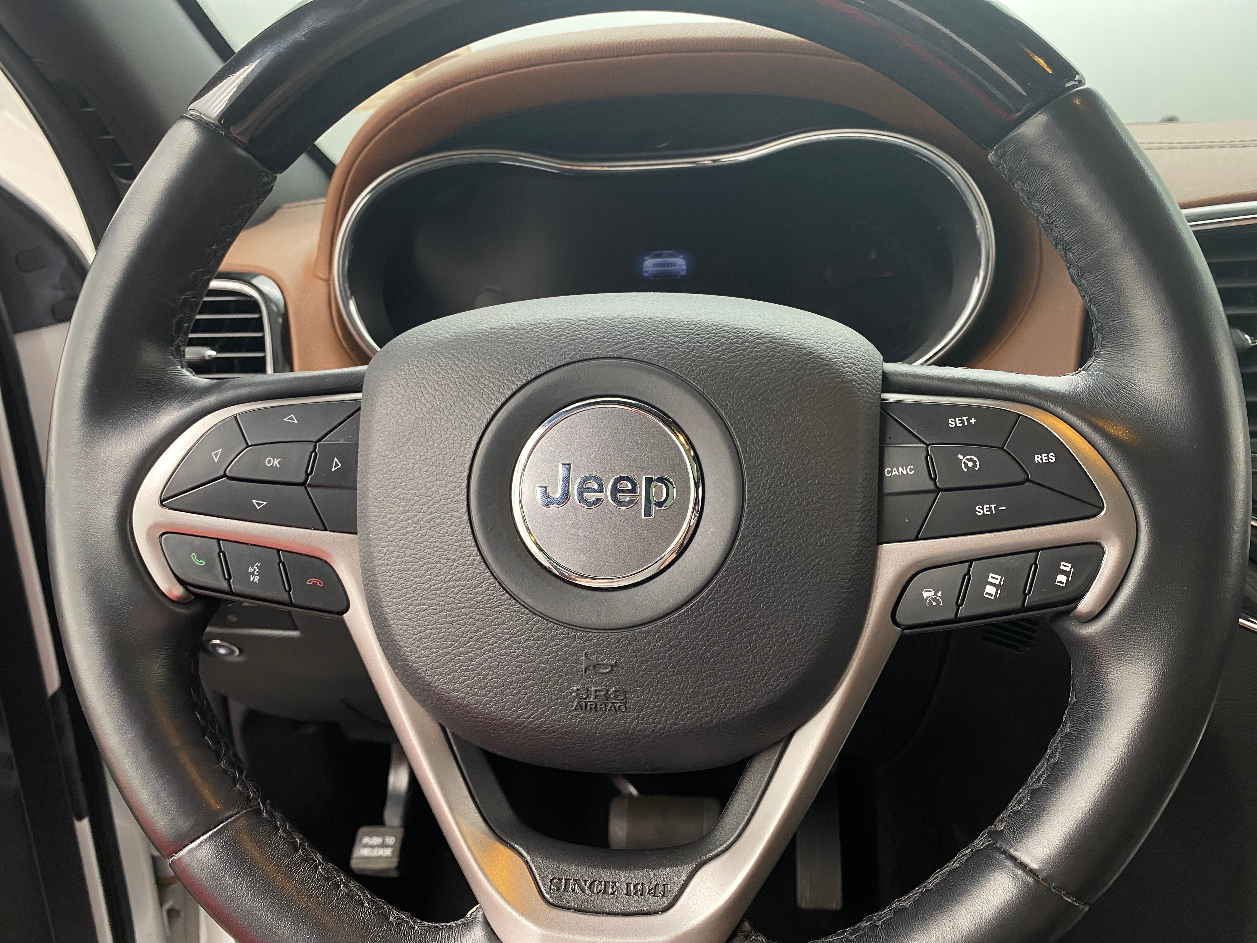 2020 Jeep Grand Cherokee Overland 4