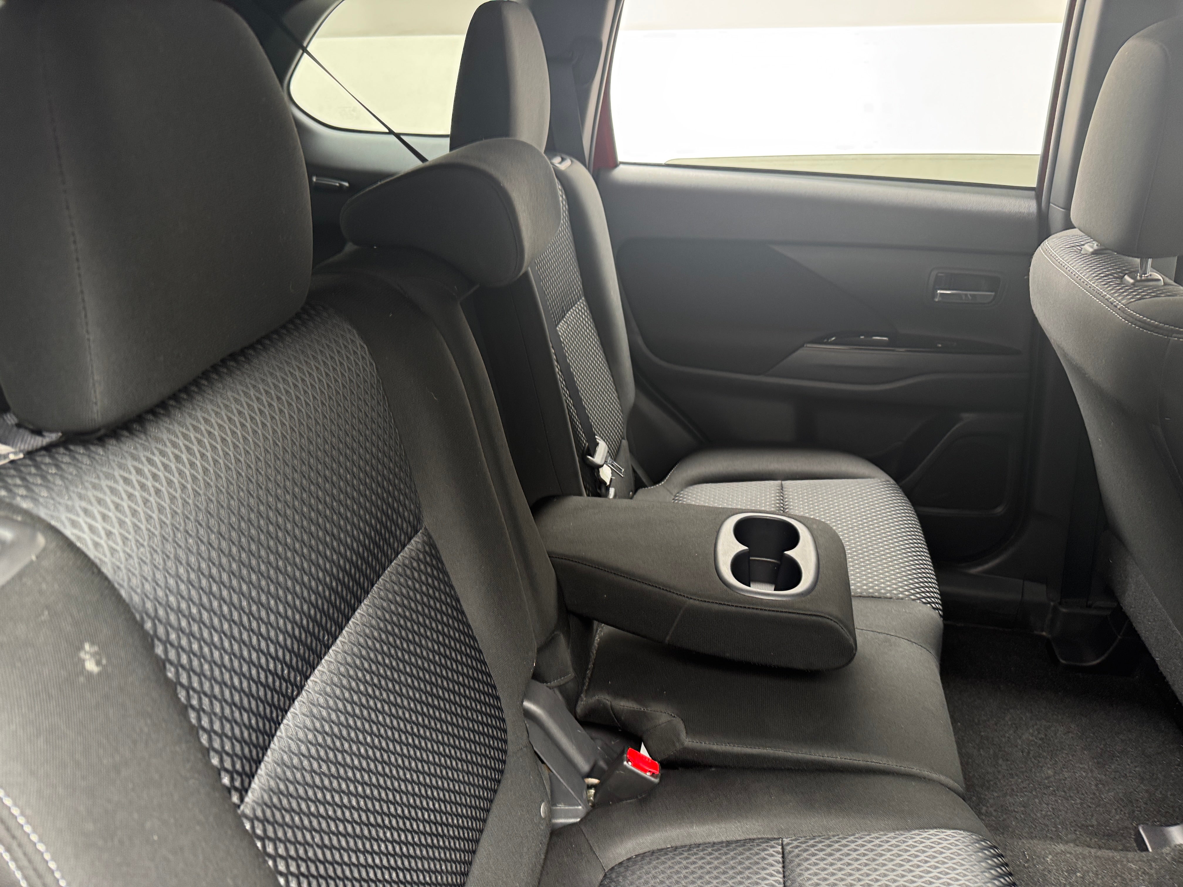 2018 Mitsubishi Outlander LE 6