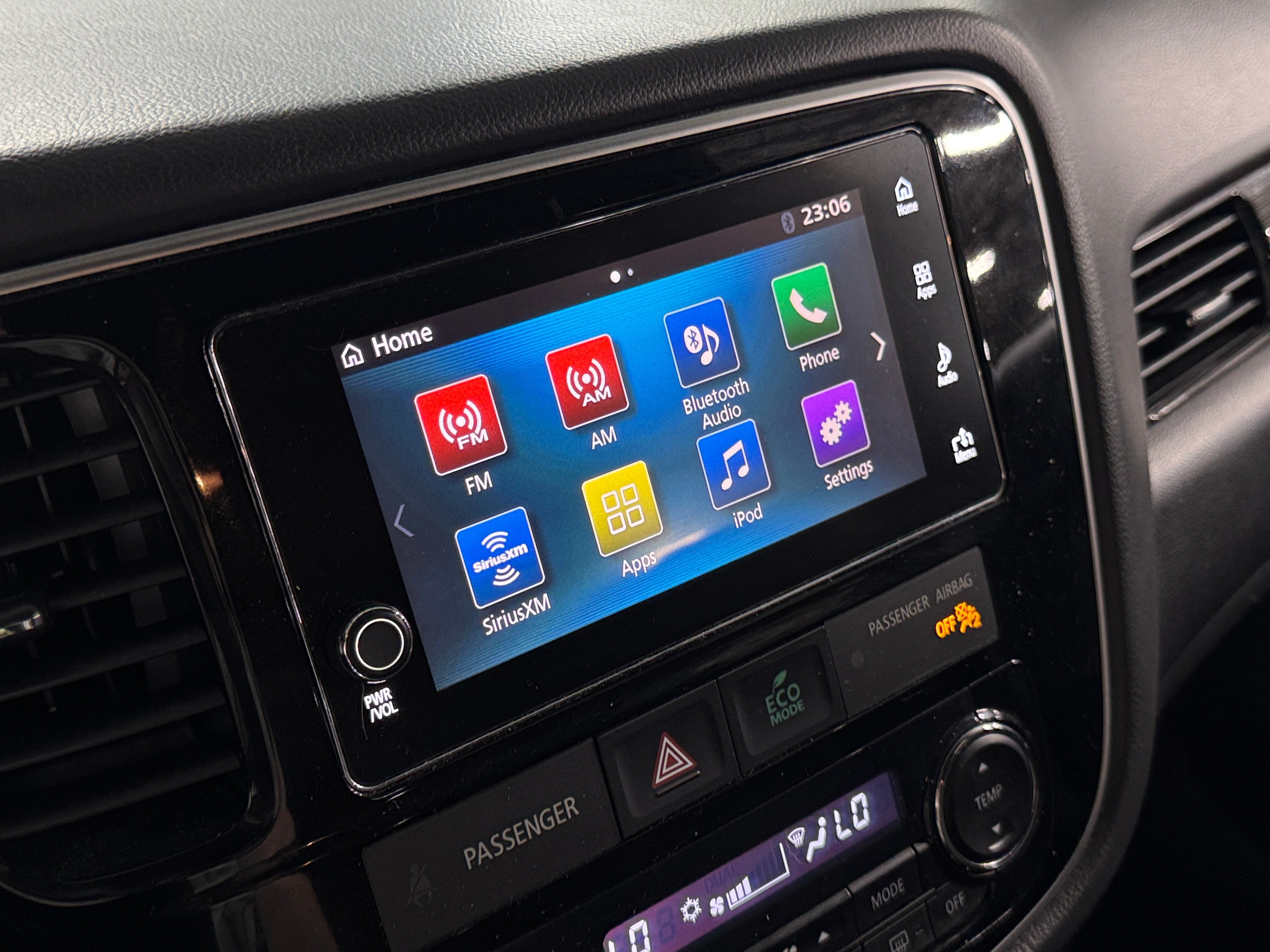 2018 Mitsubishi Outlander LE 4