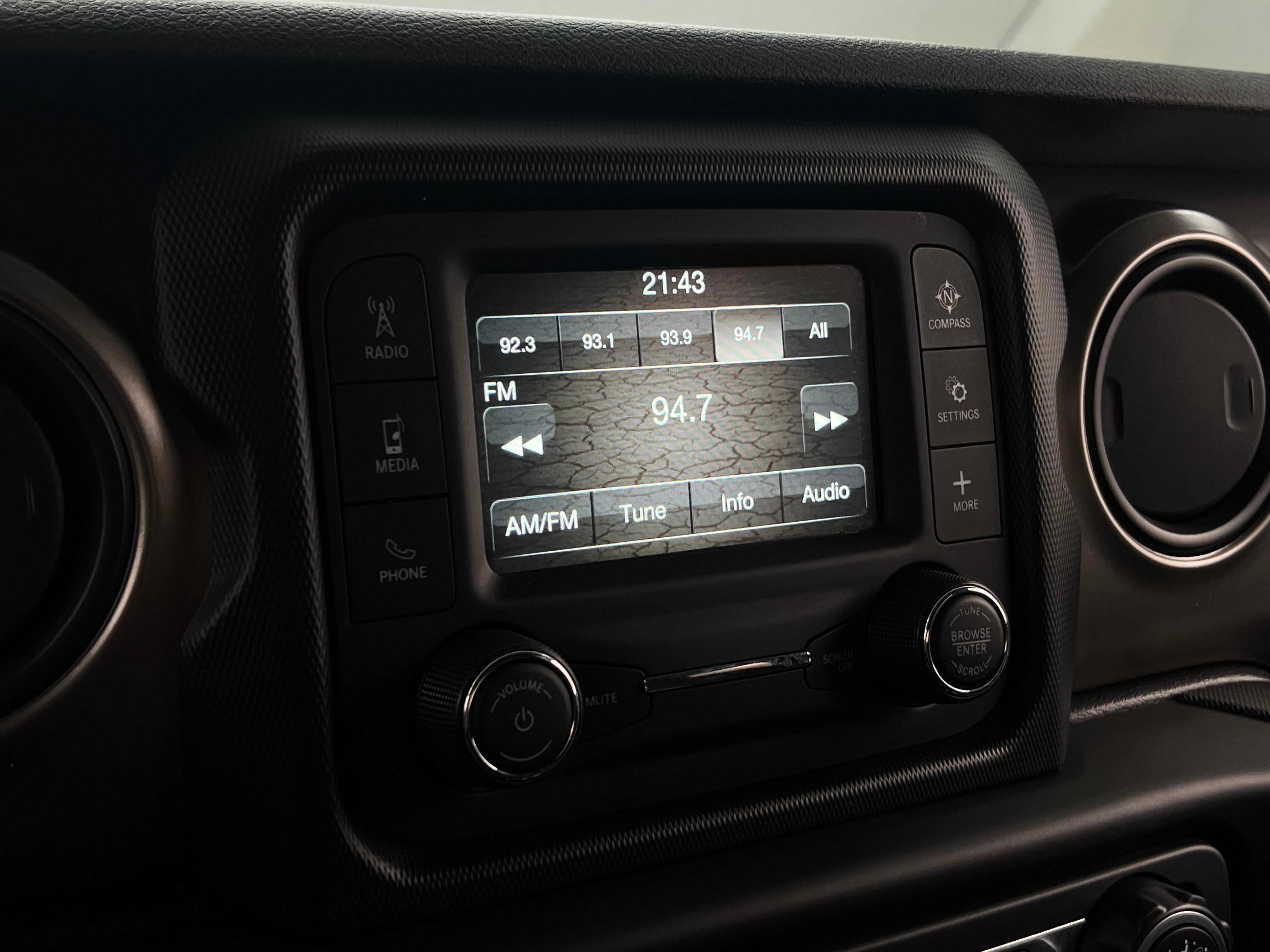2019 Jeep Wrangler Sport S 4