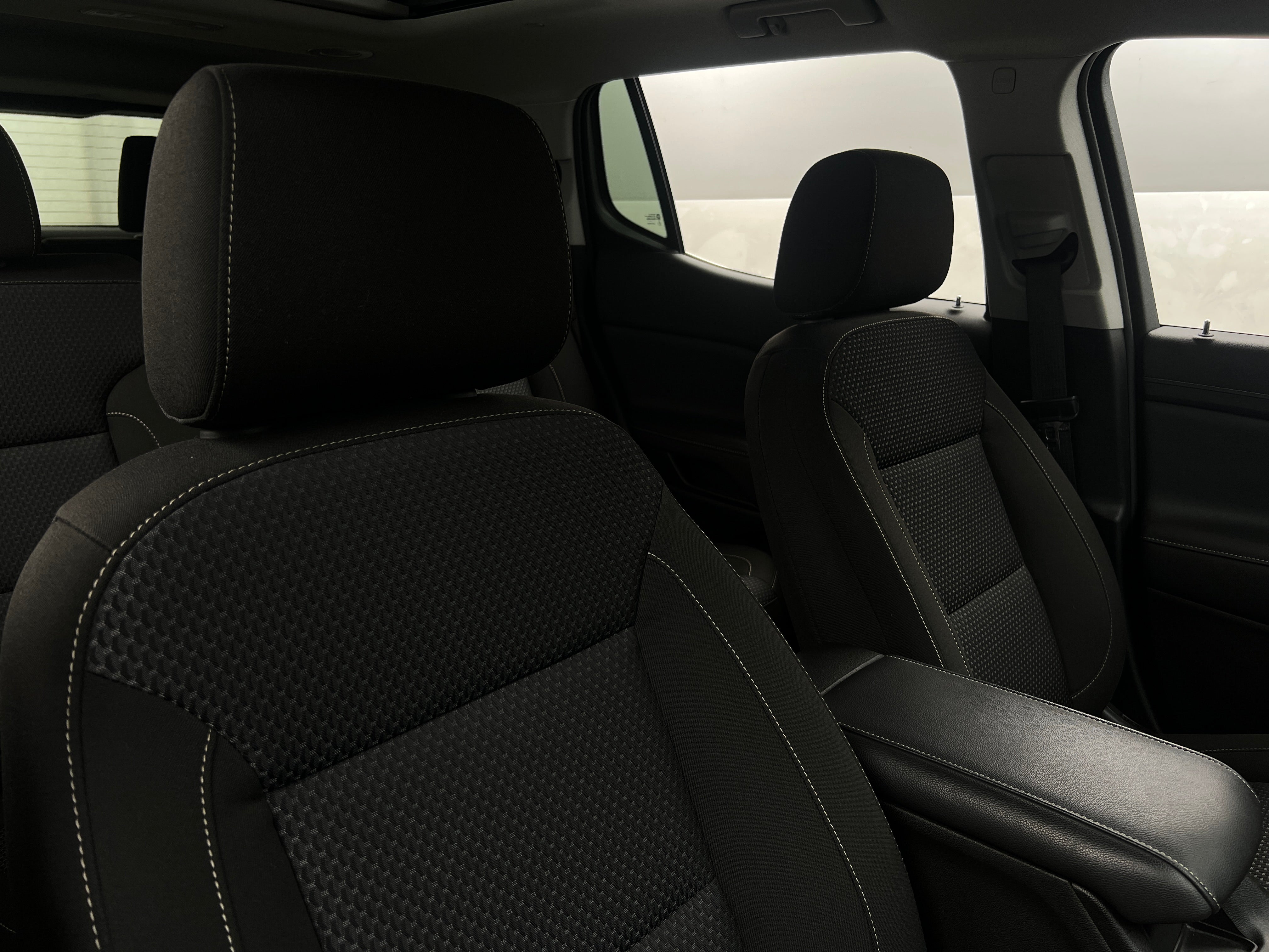 2023 GMC Acadia SLE 2