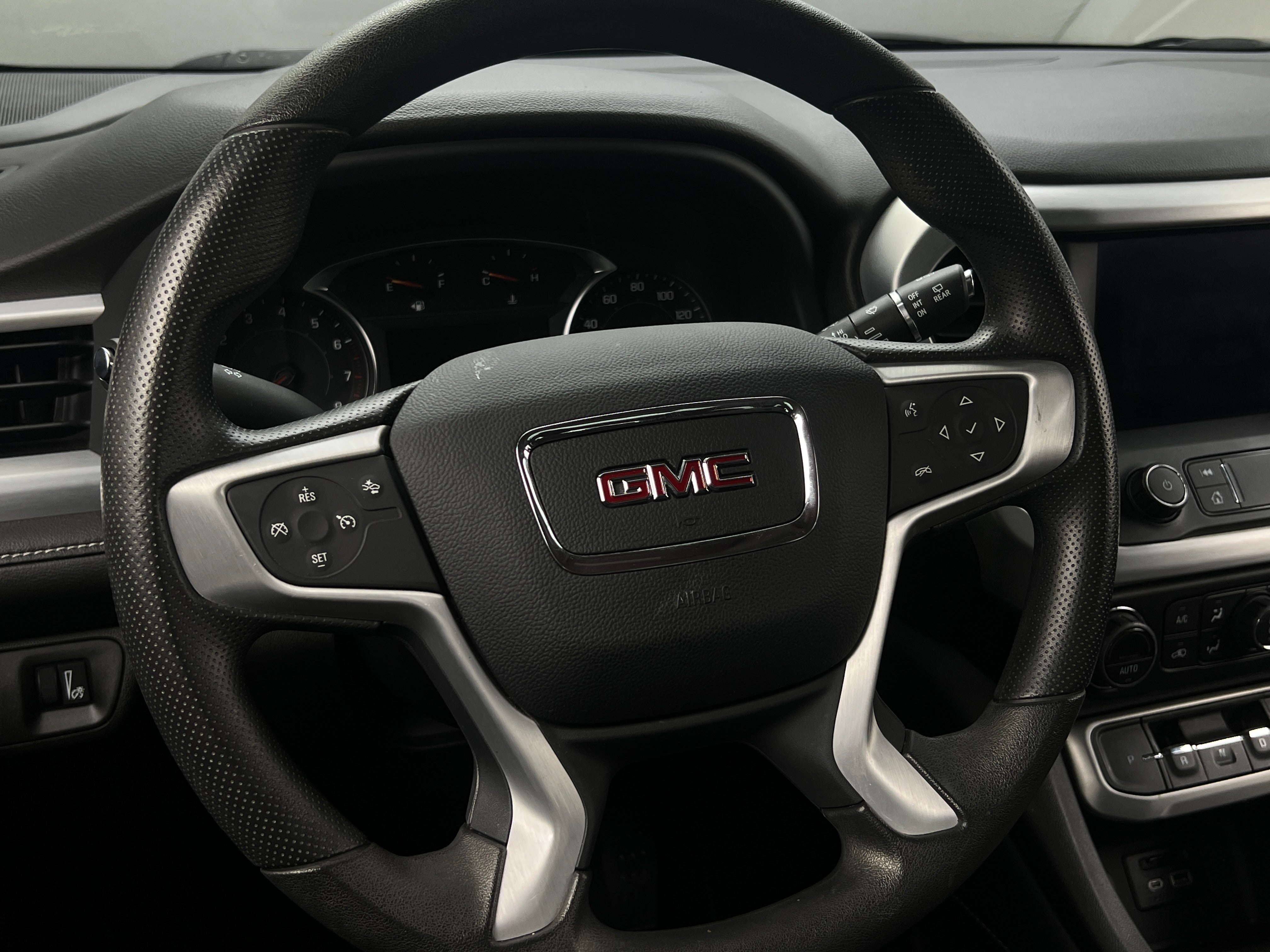 2023 GMC Acadia SLE 5