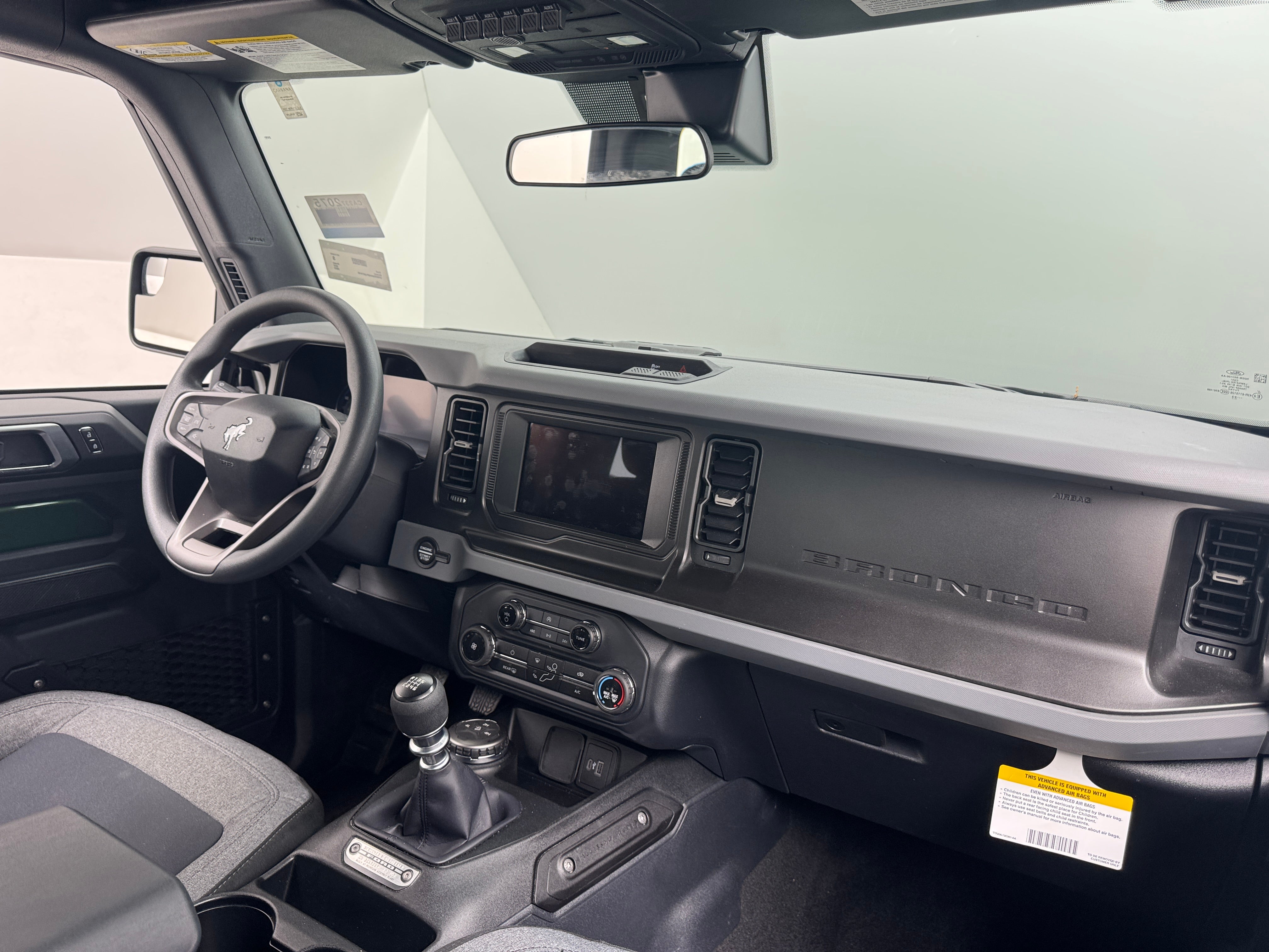 2023 Ford Bronco Base 3
