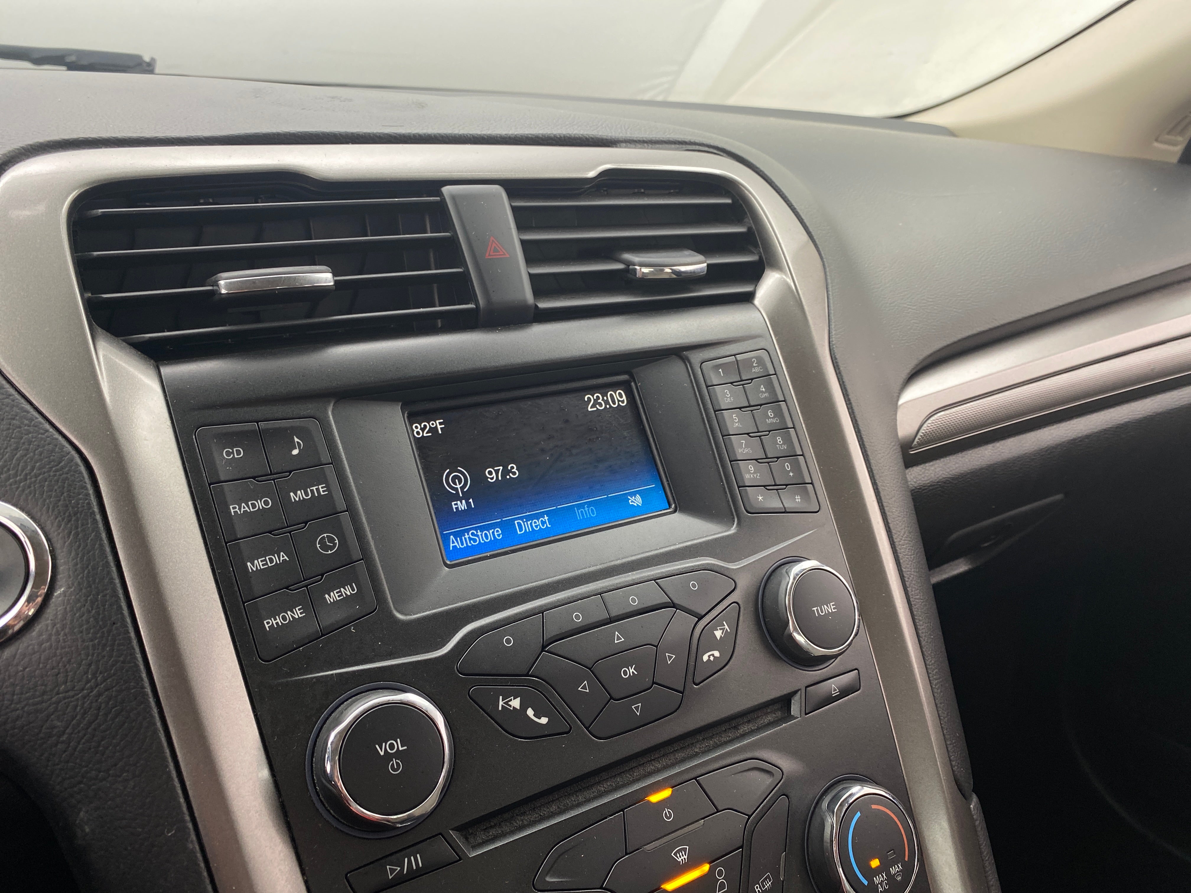 2017 Ford Fusion S 4