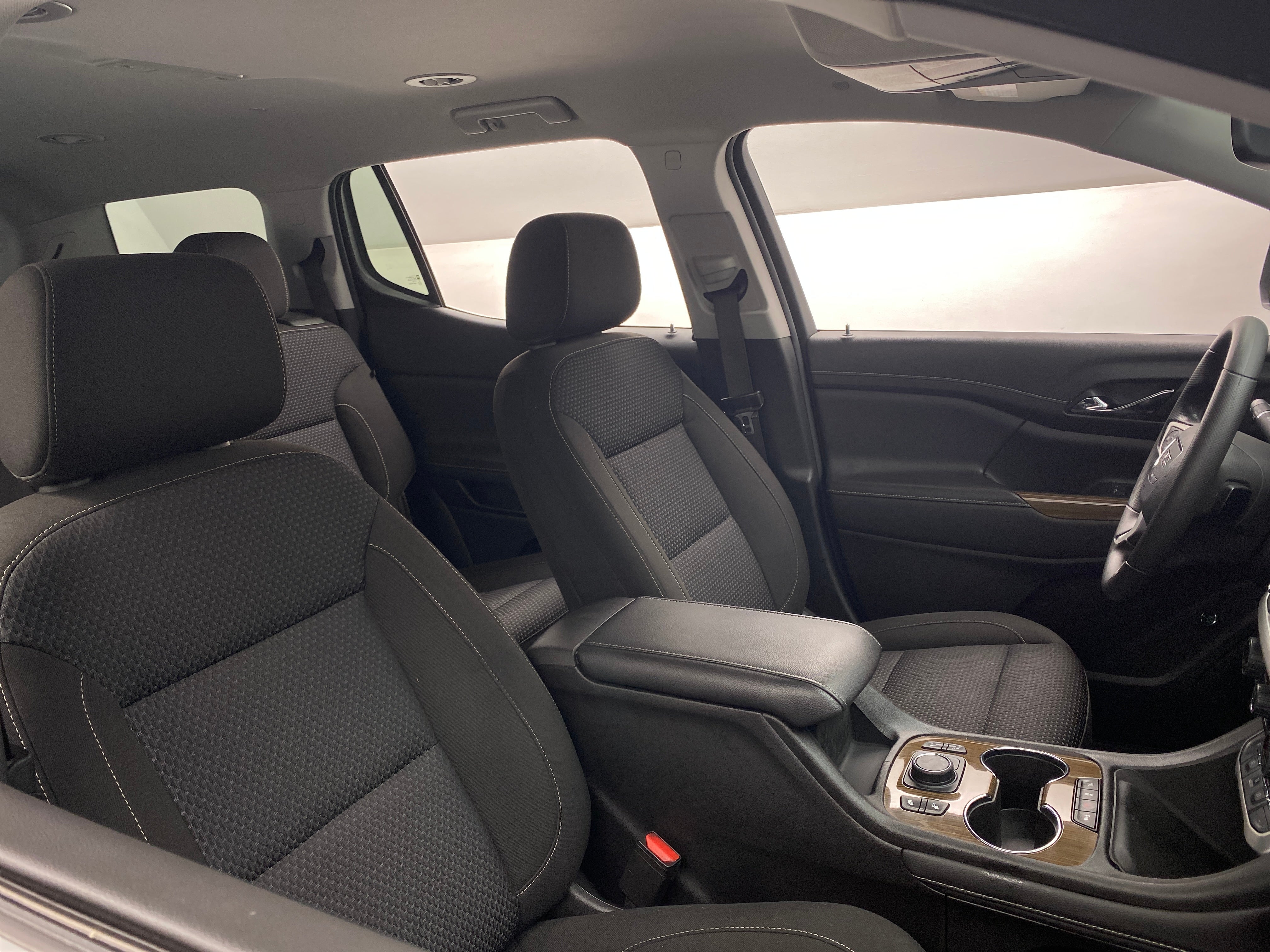 2023 GMC Acadia SLE 2