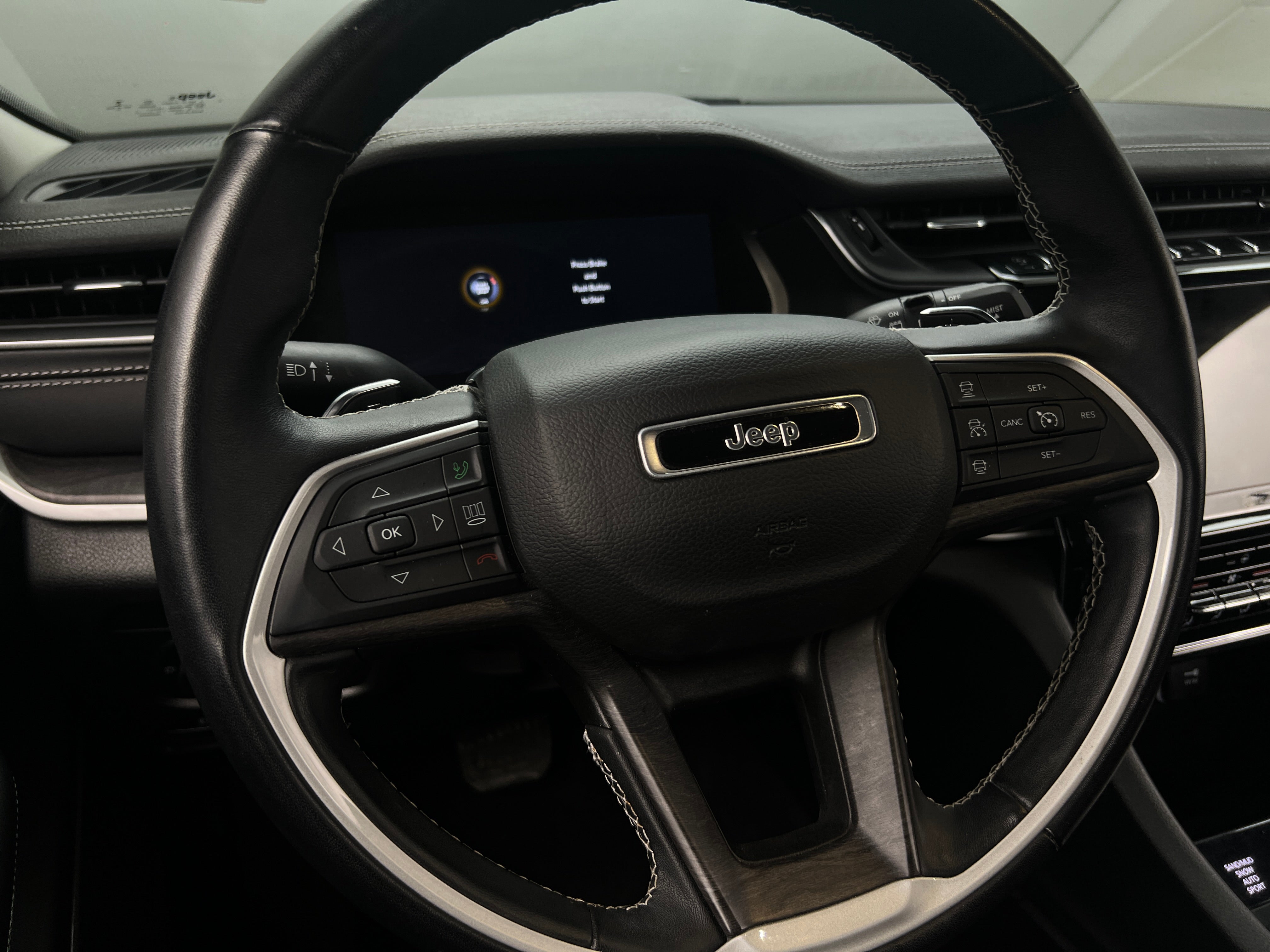 2022 Jeep Grand Cherokee L Limited Edition 4