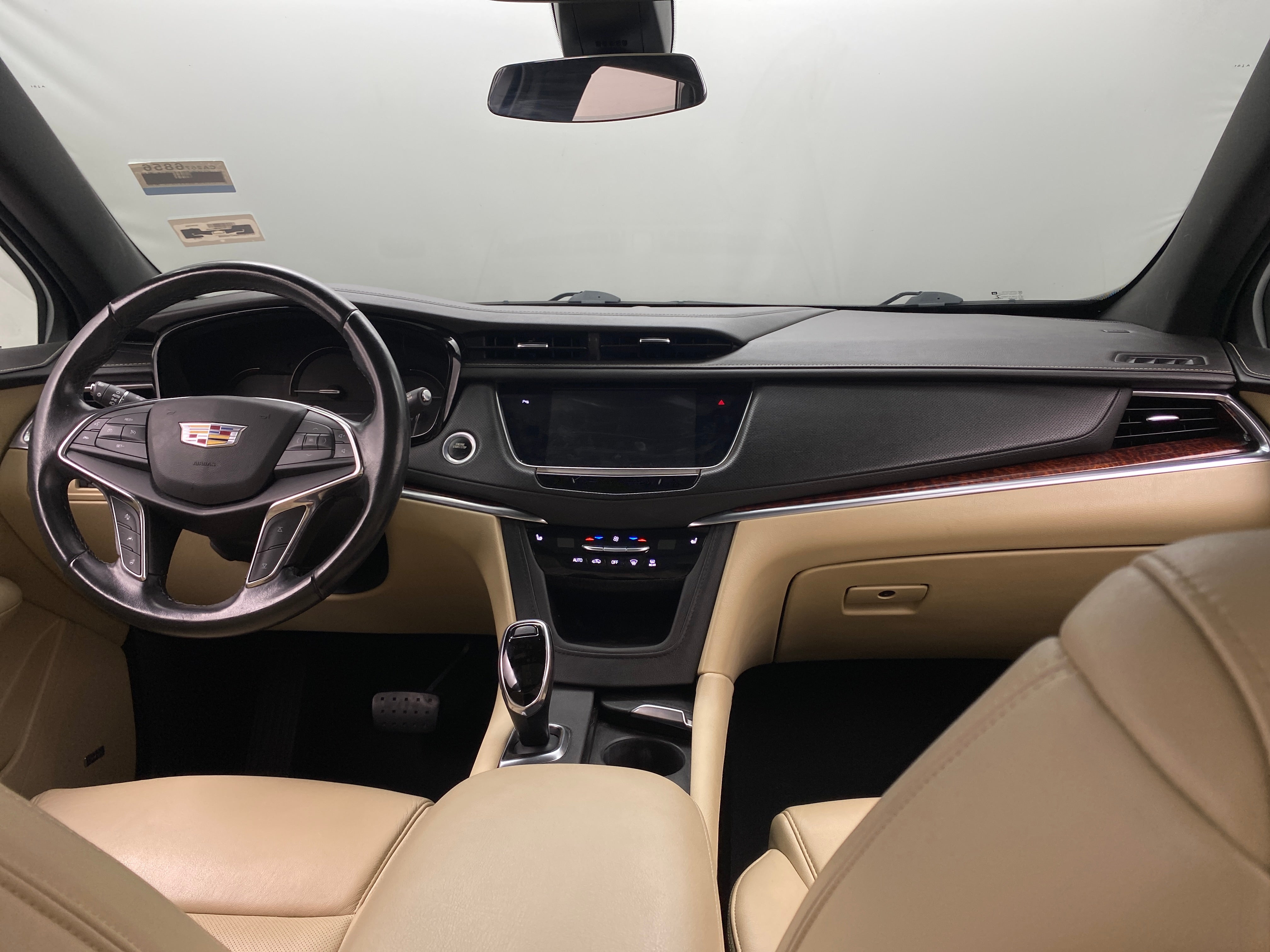 2019 Cadillac XT5 Luxury 2
