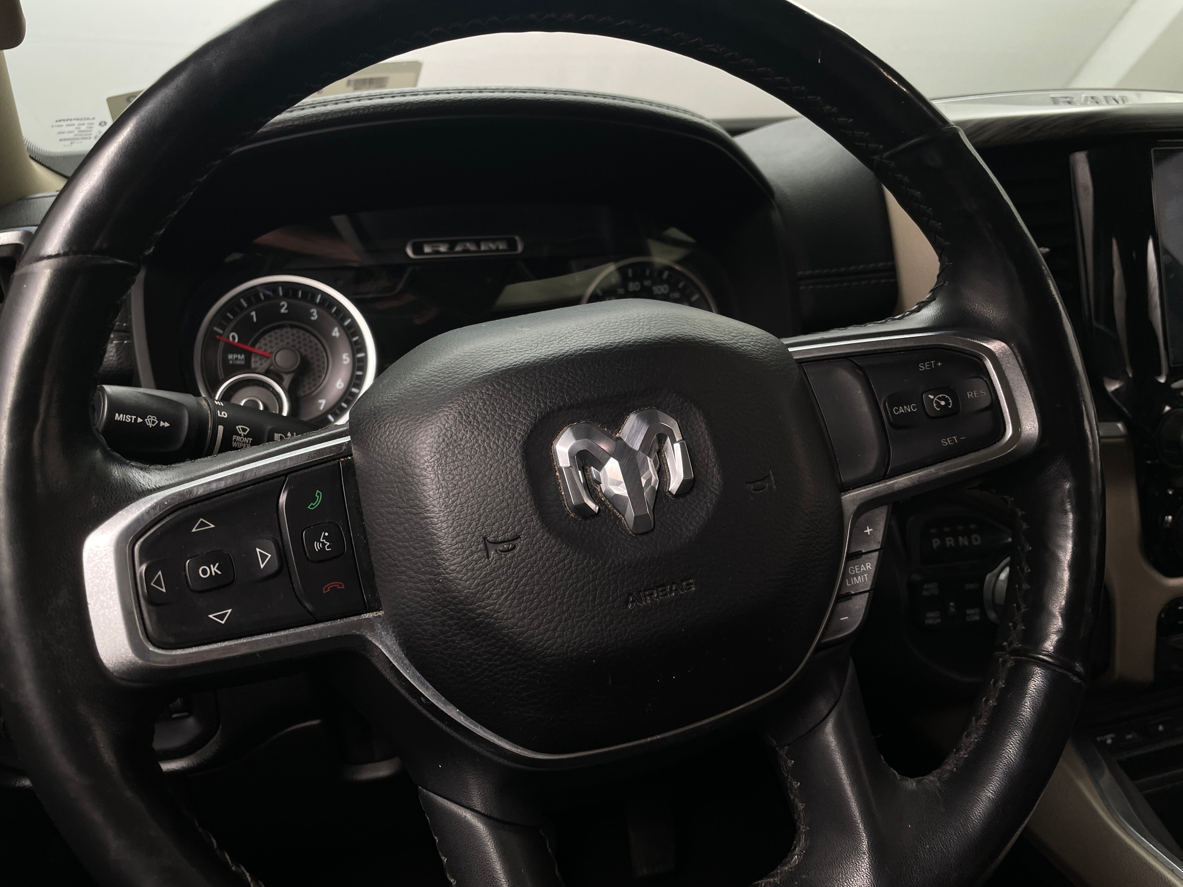2019 RAM 1500 Laramie 4