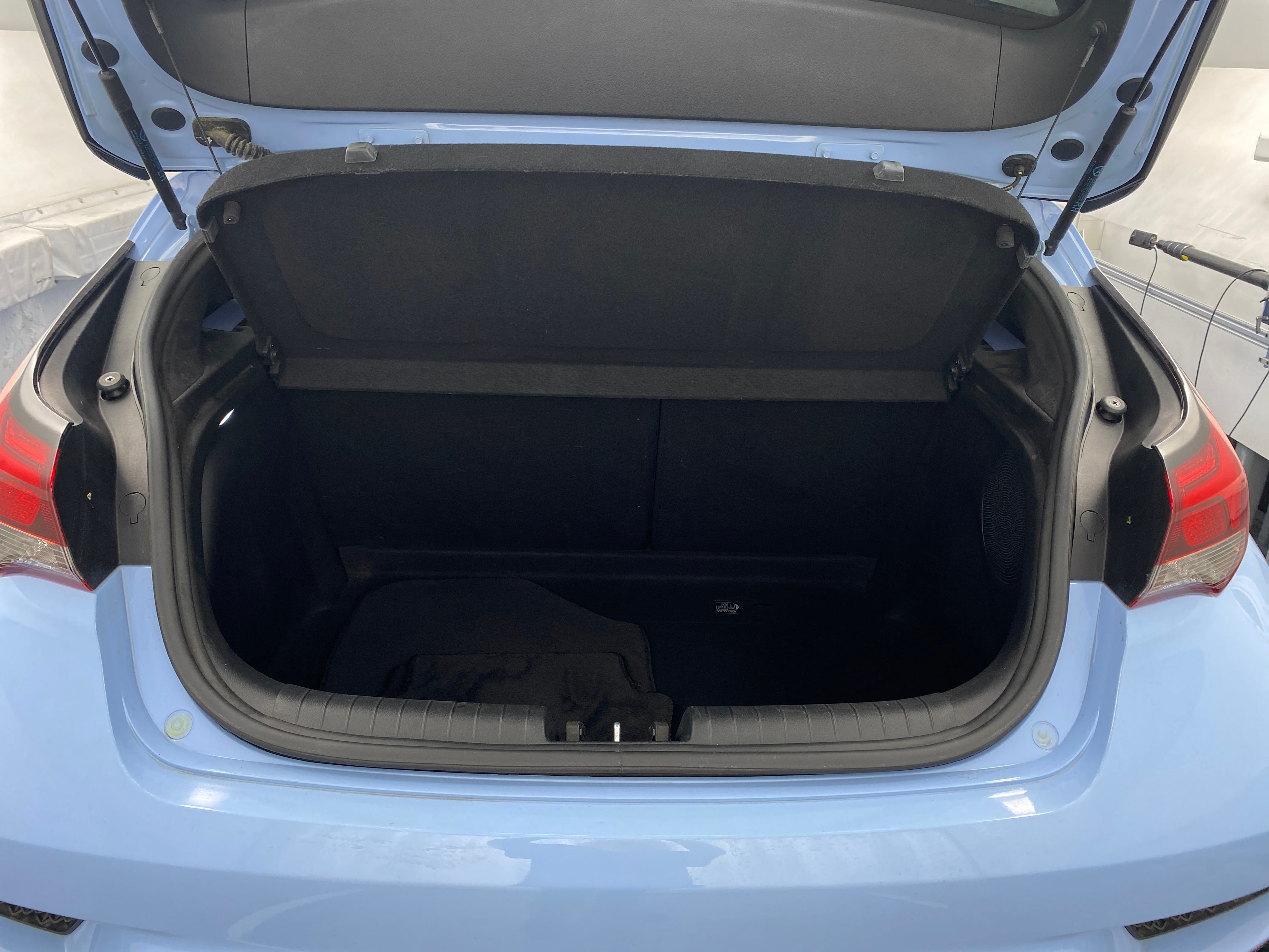2022 Hyundai Veloster N 4