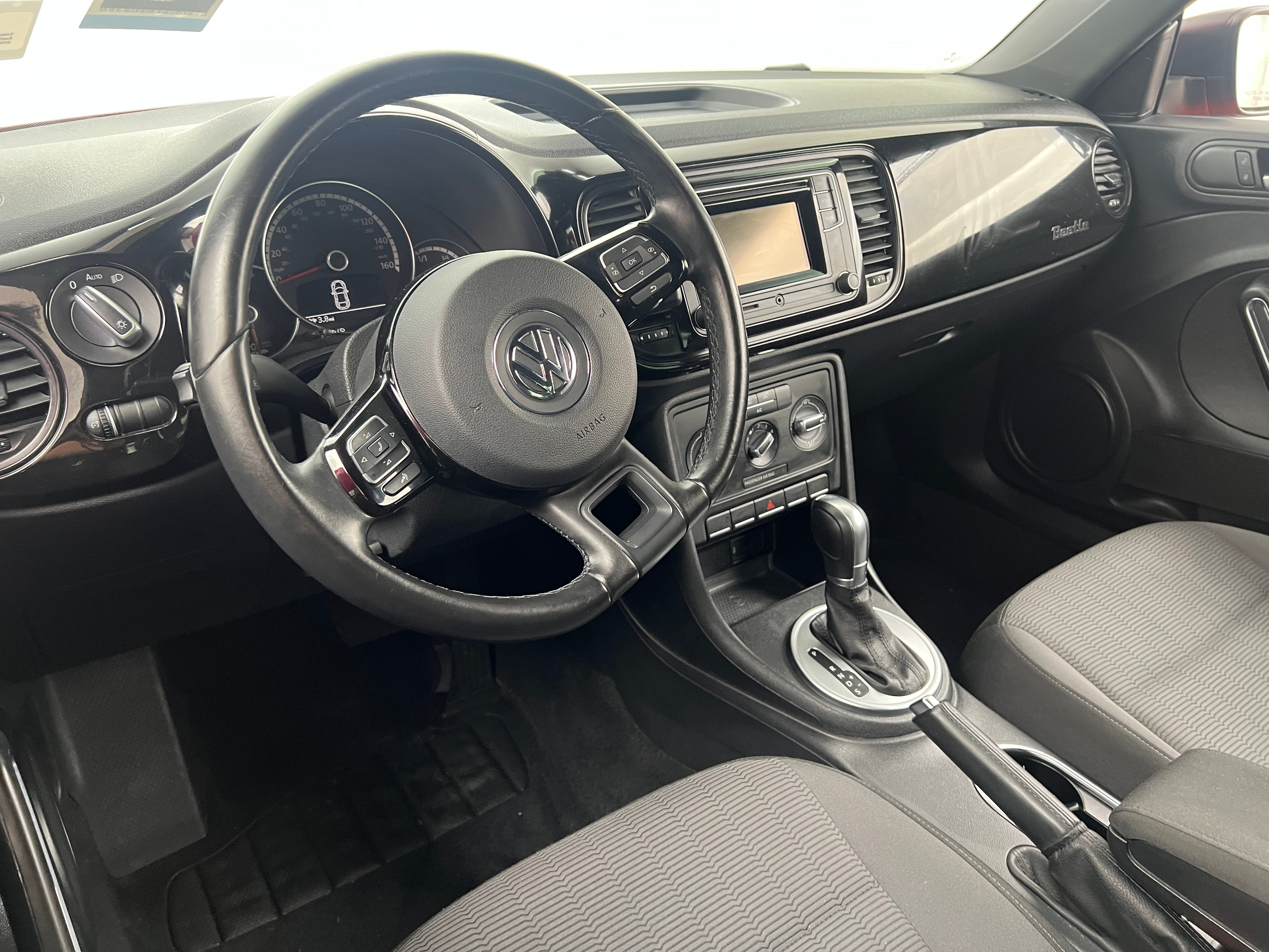 2016 Volkswagen Beetle S 3