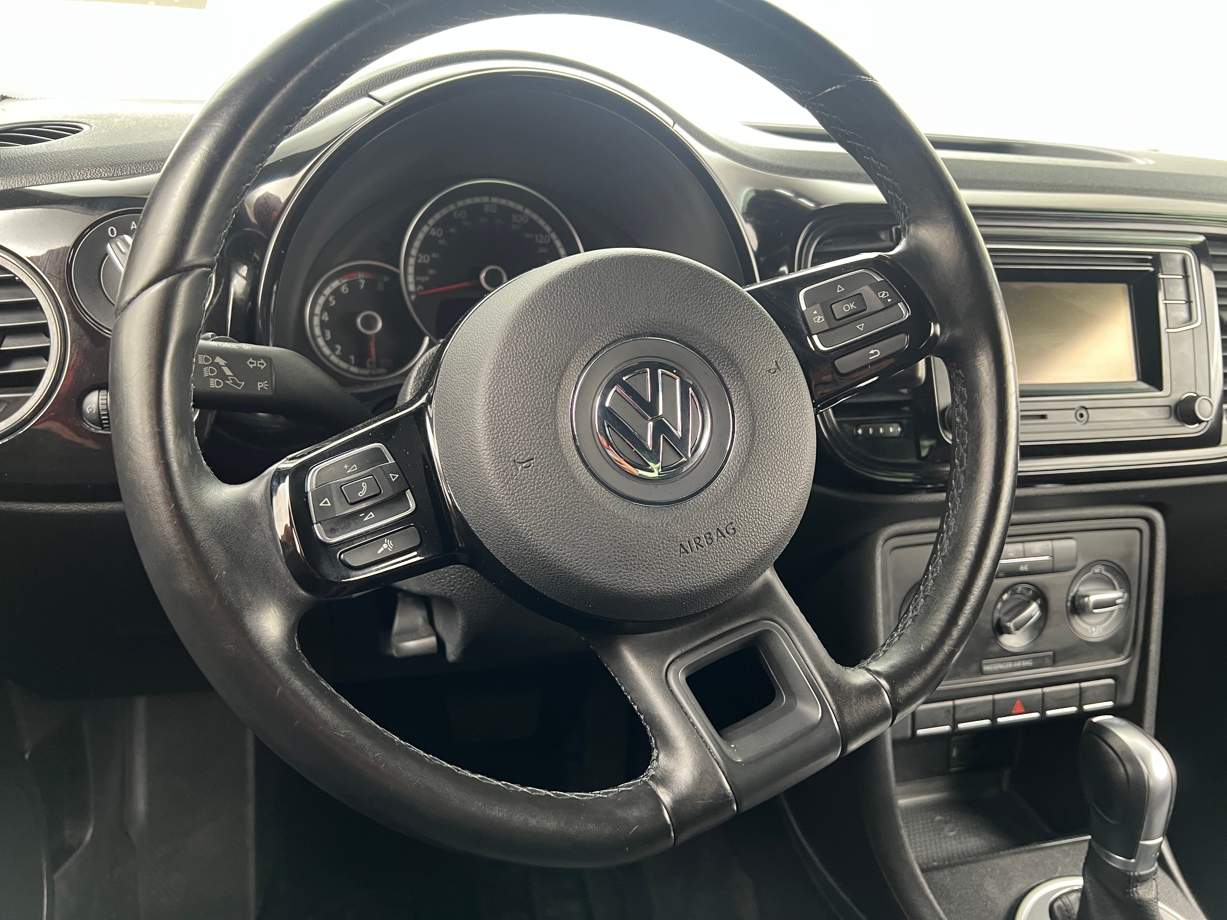 2016 Volkswagen Beetle S 5