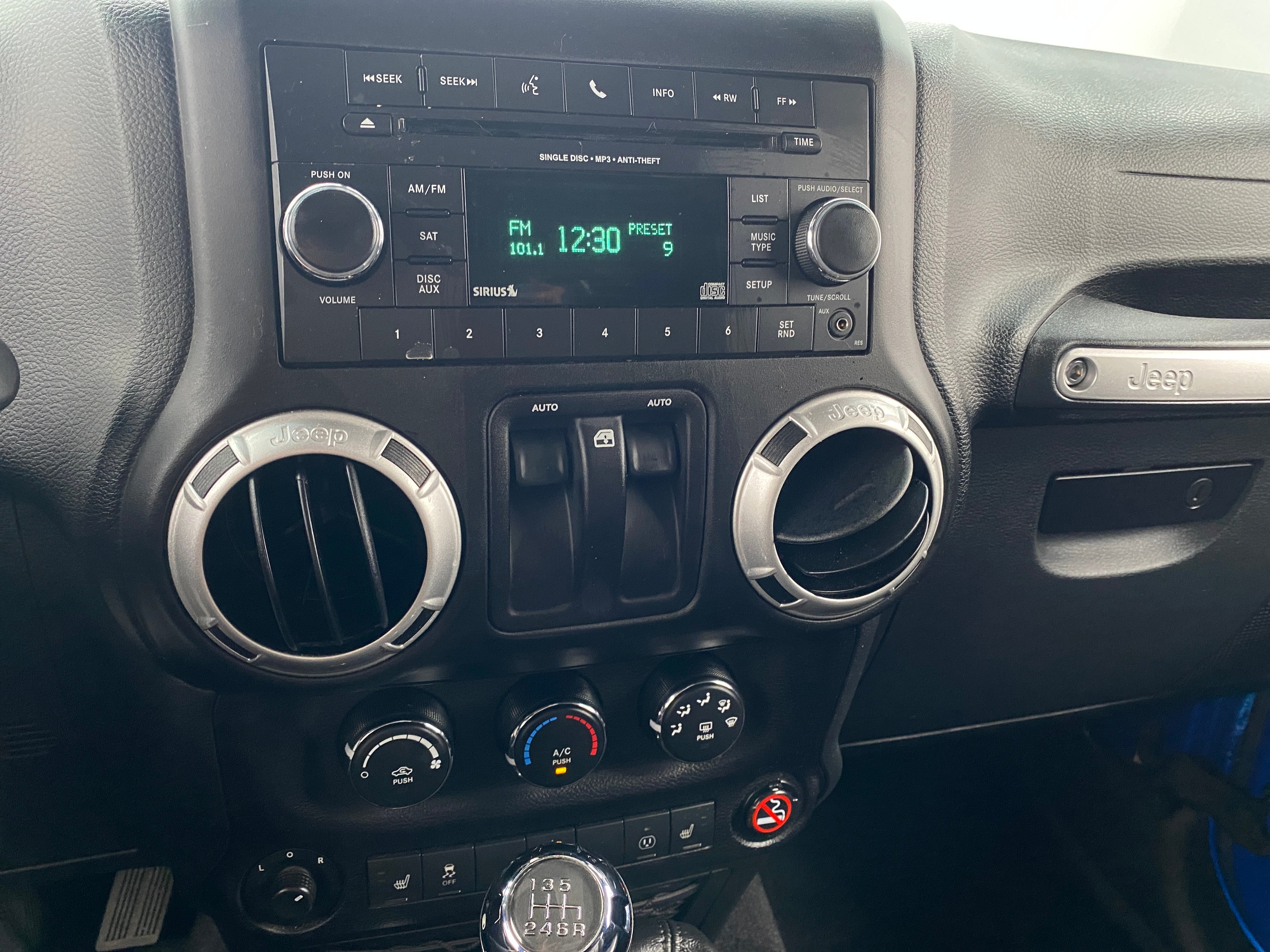 2016 Jeep Wrangler Rubicon 3
