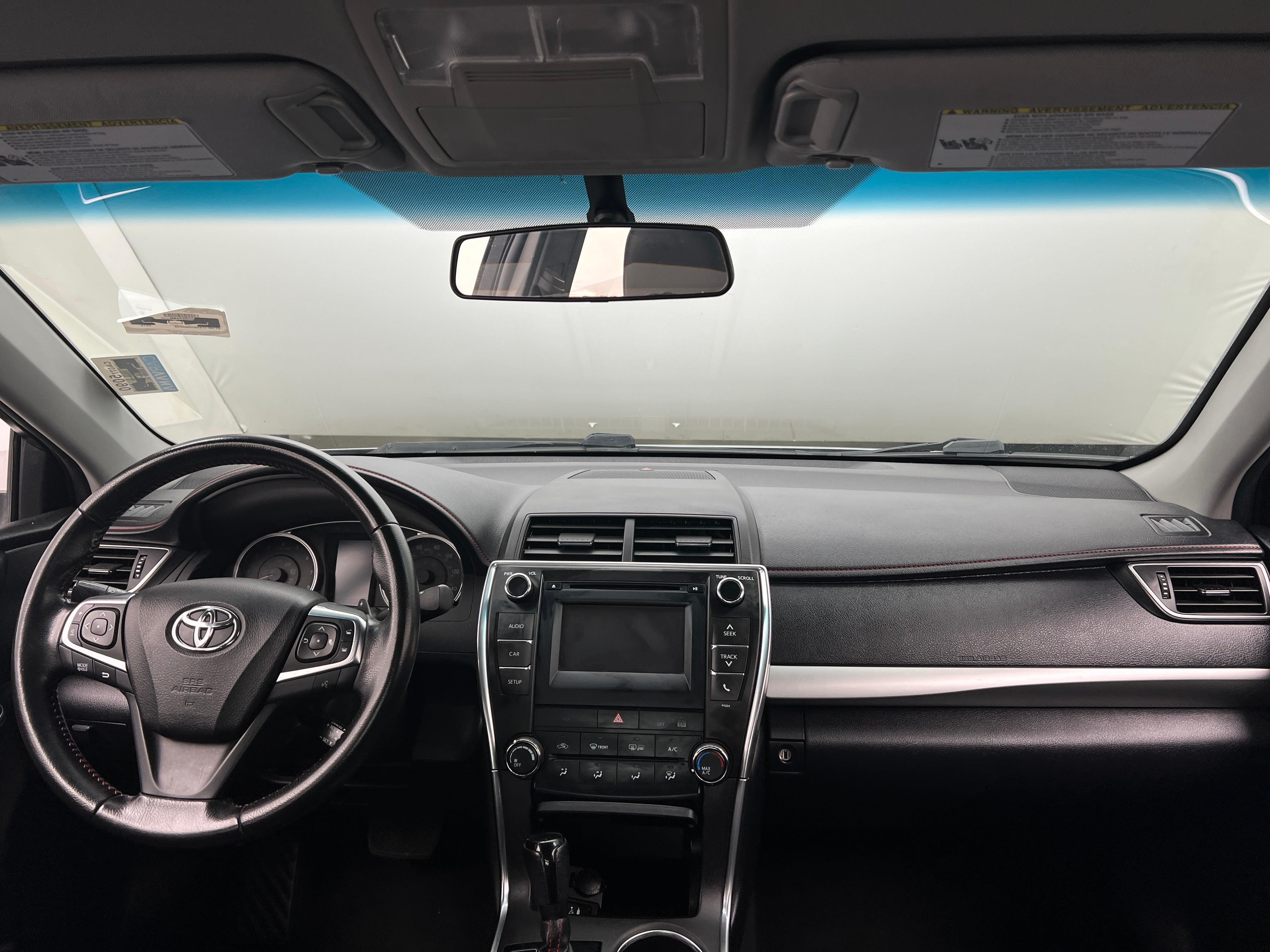 2016 Toyota Camry SE 2