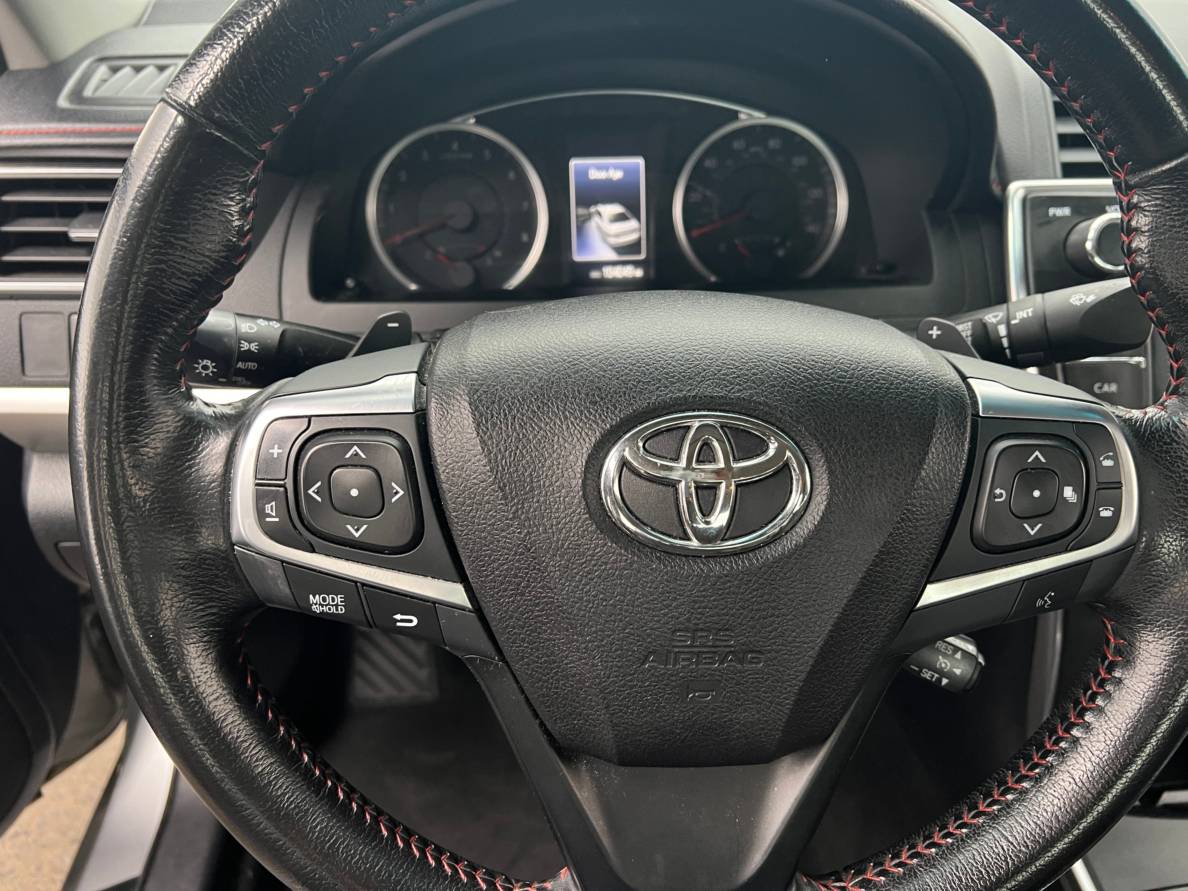 2016 Toyota Camry SE 4