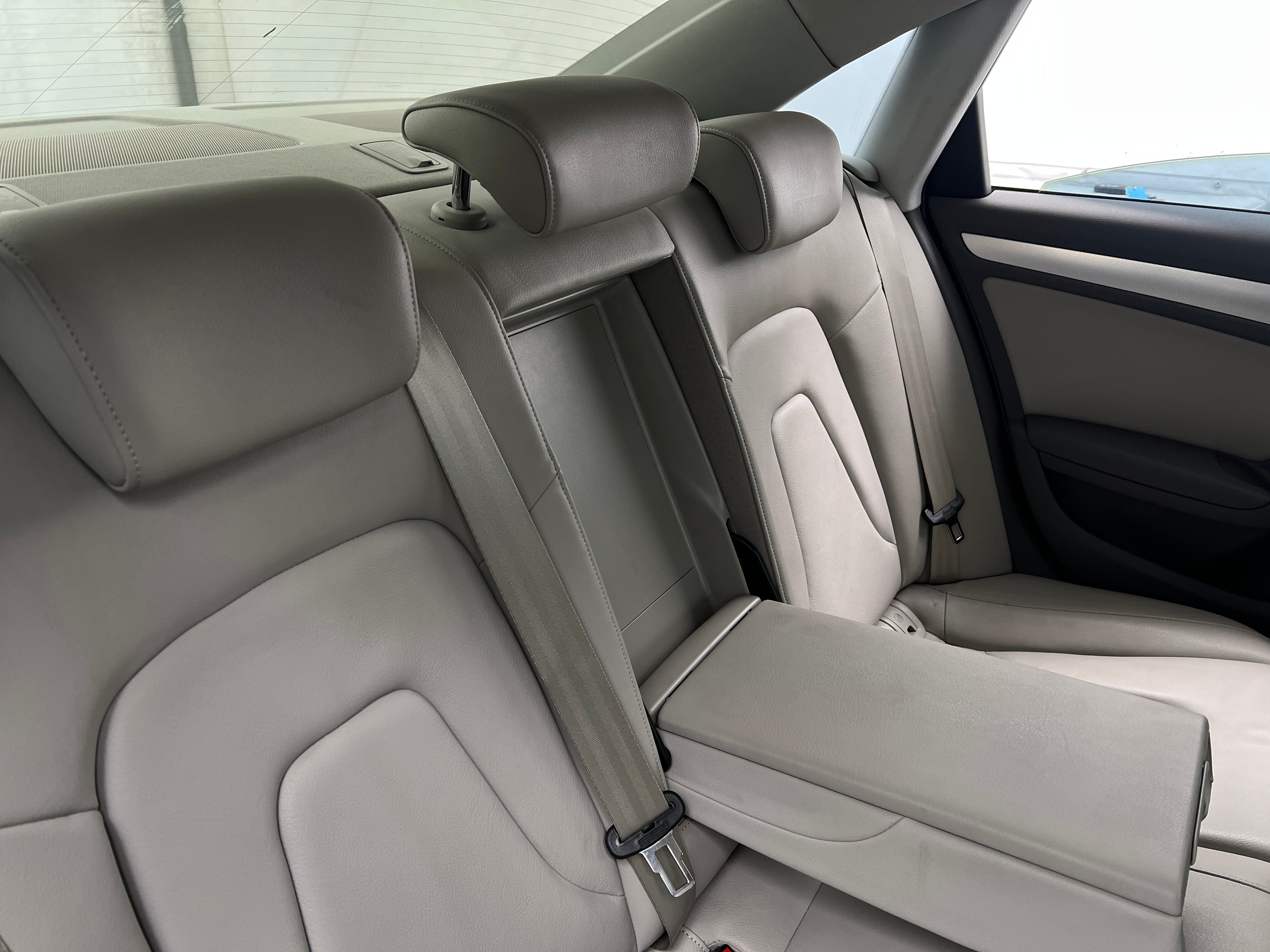 2010 Audi A4 Premium 5