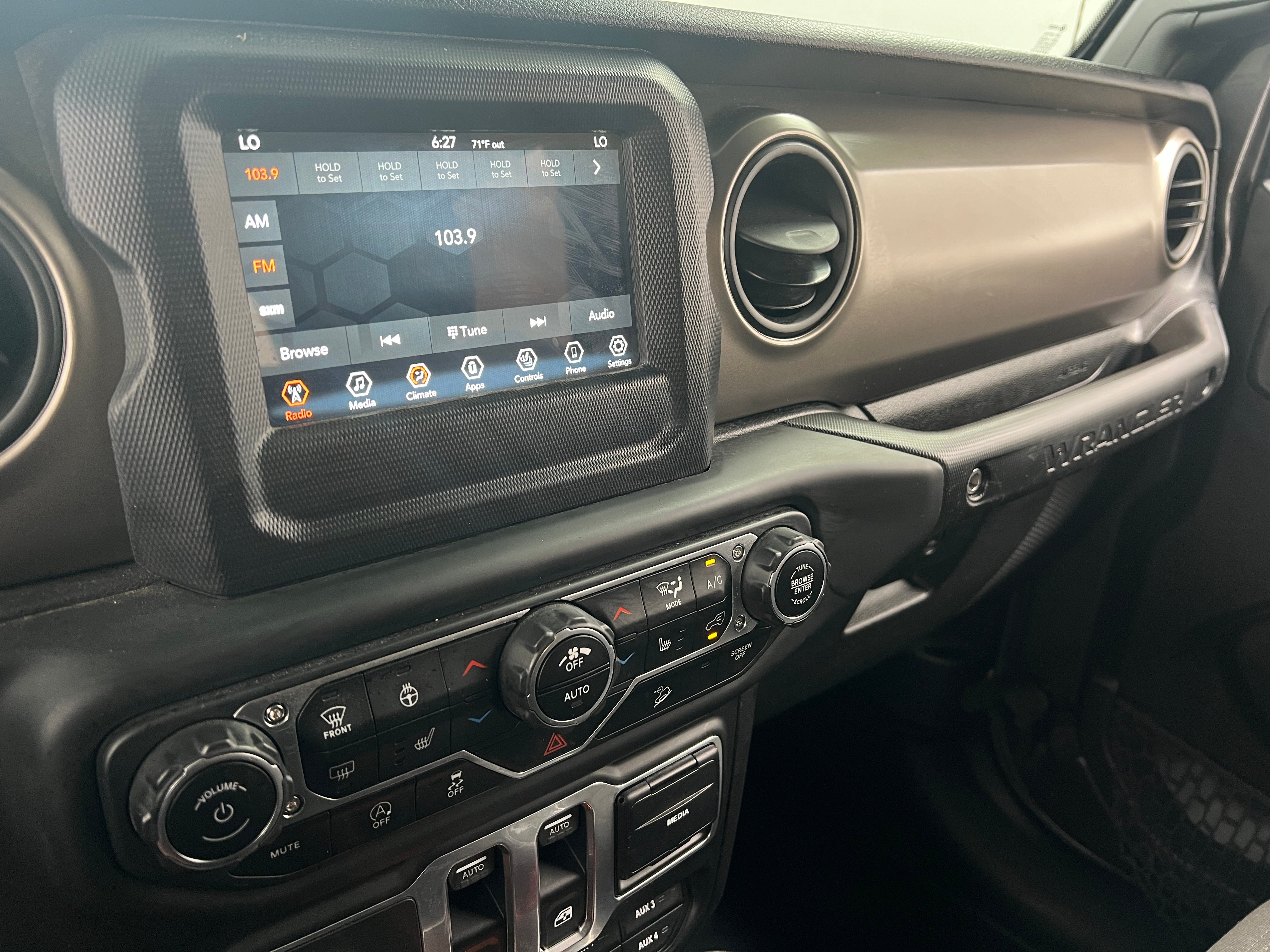 2018 Jeep Wrangler Sport S 3