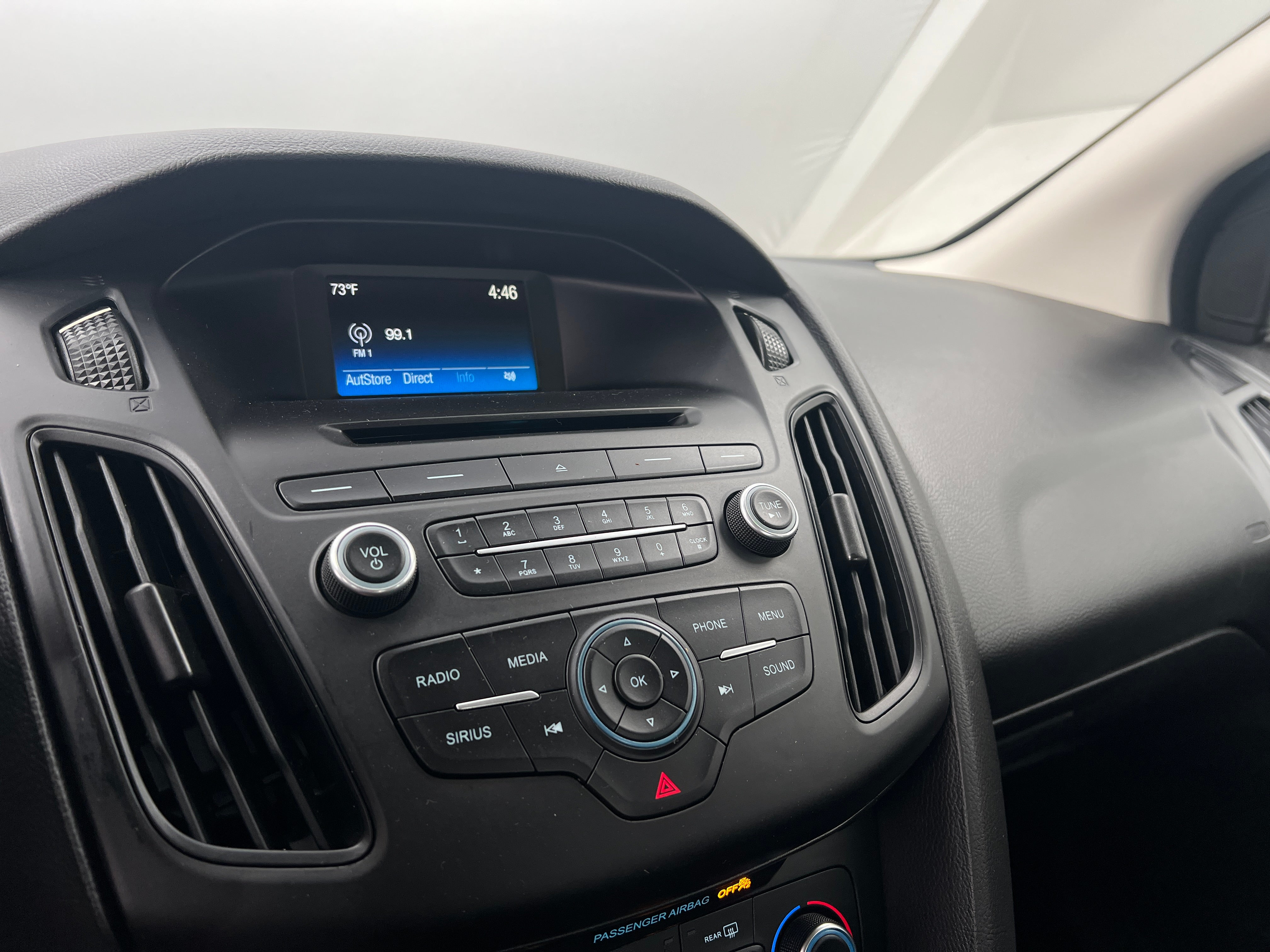 2017 Ford Focus SE 4