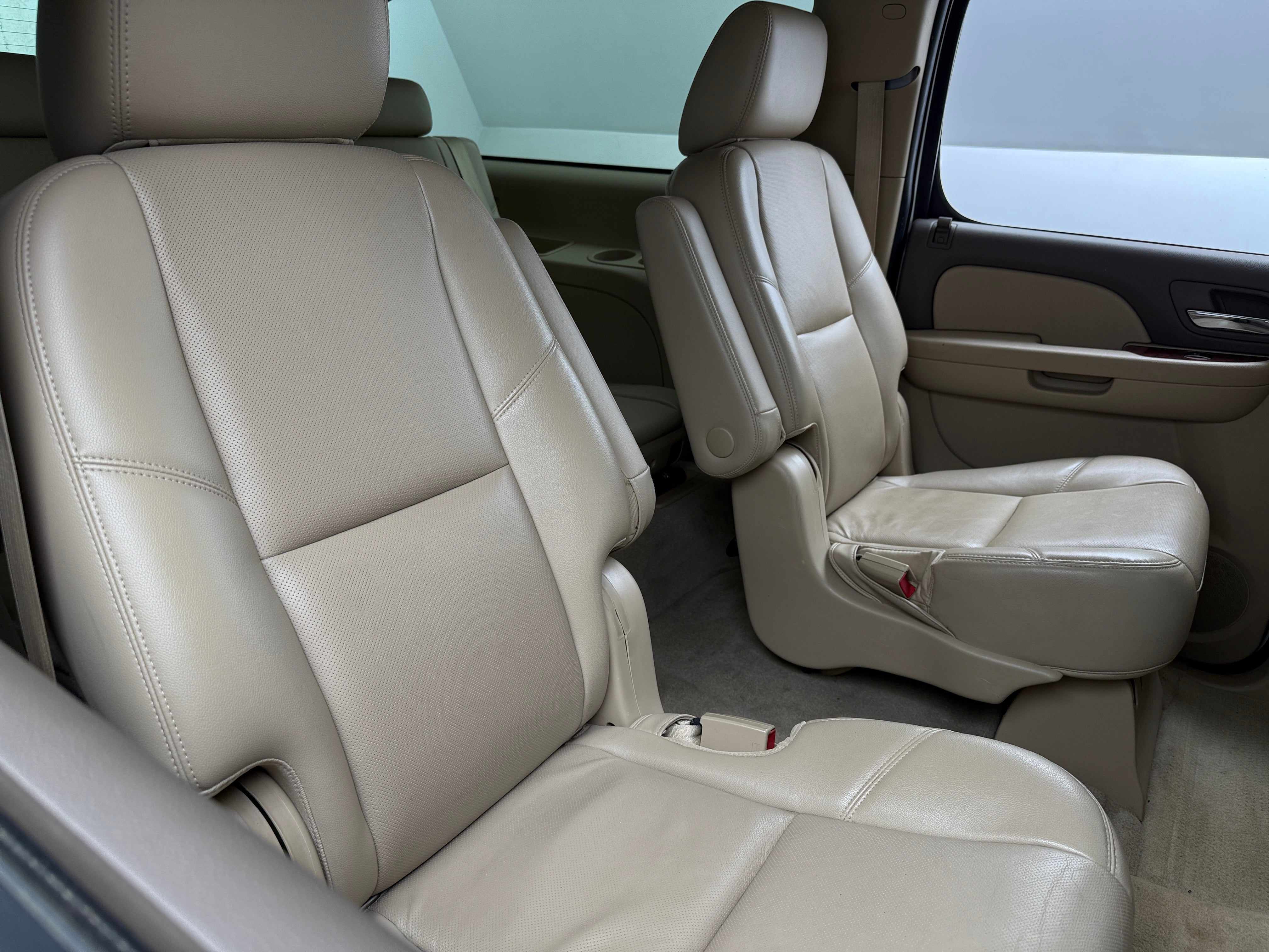 2014 Chevrolet Suburban 1500 LTZ 5