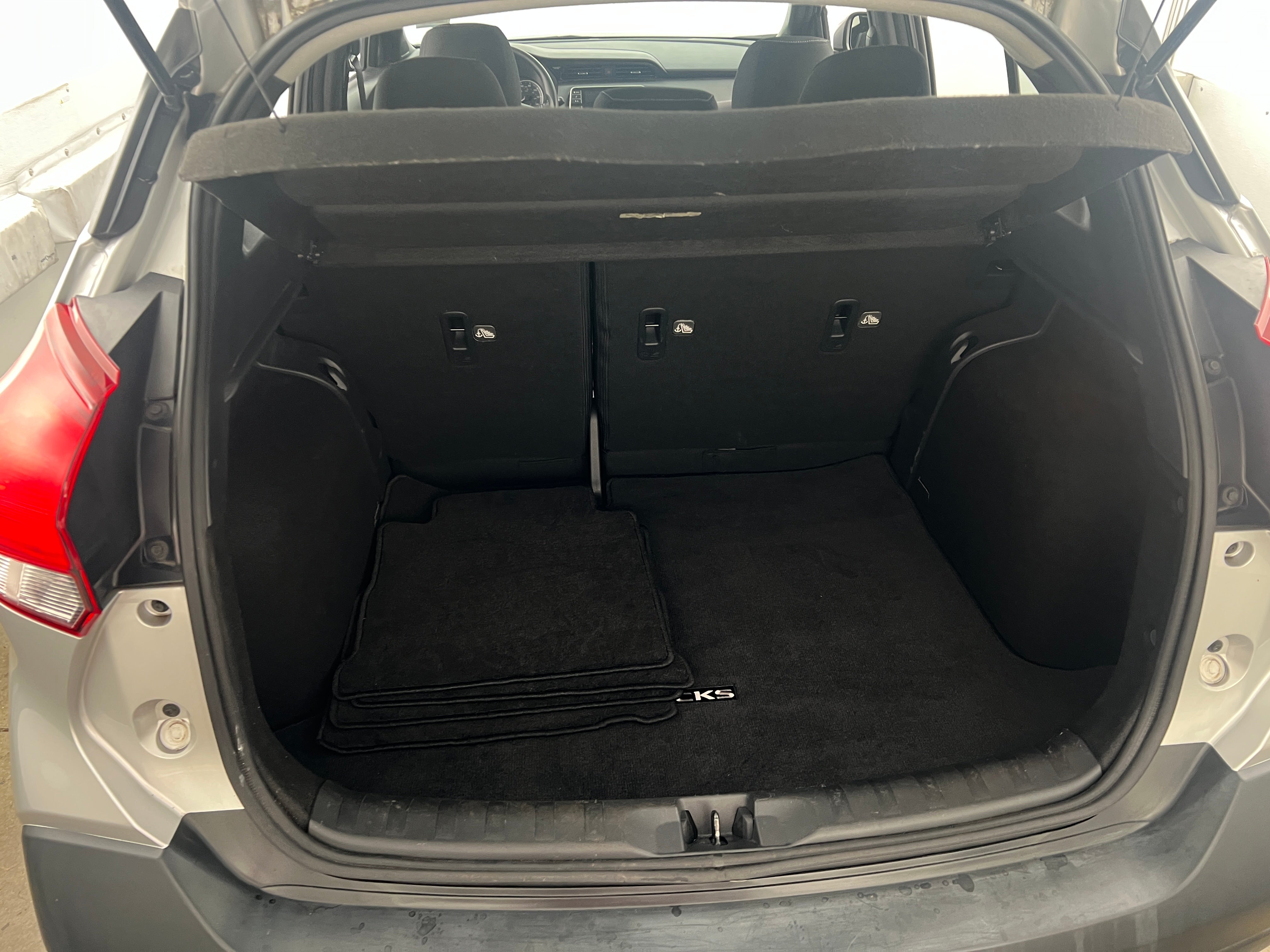 2019 Nissan Kicks SV 7
