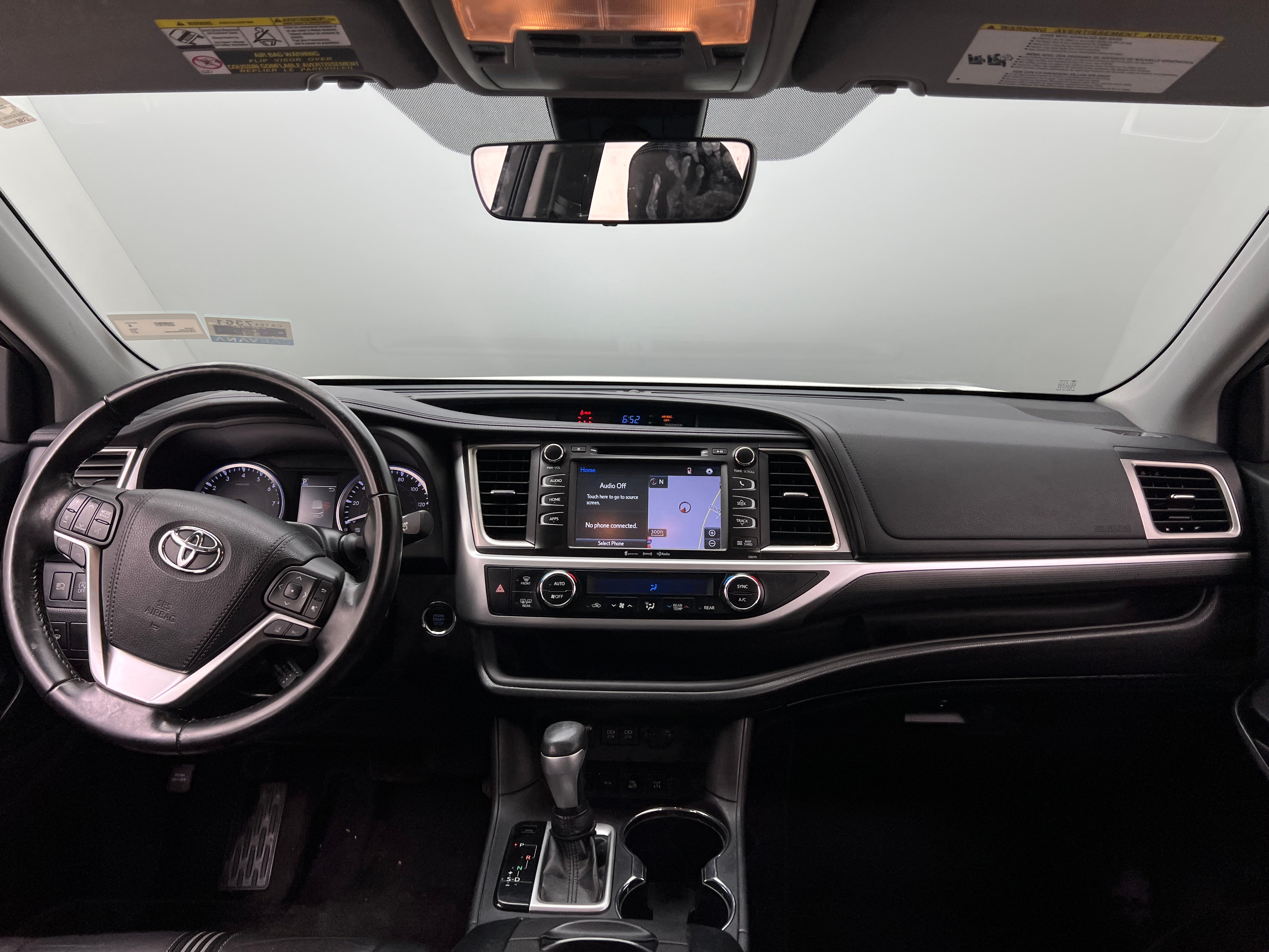 2017 Toyota Highlander SE 2