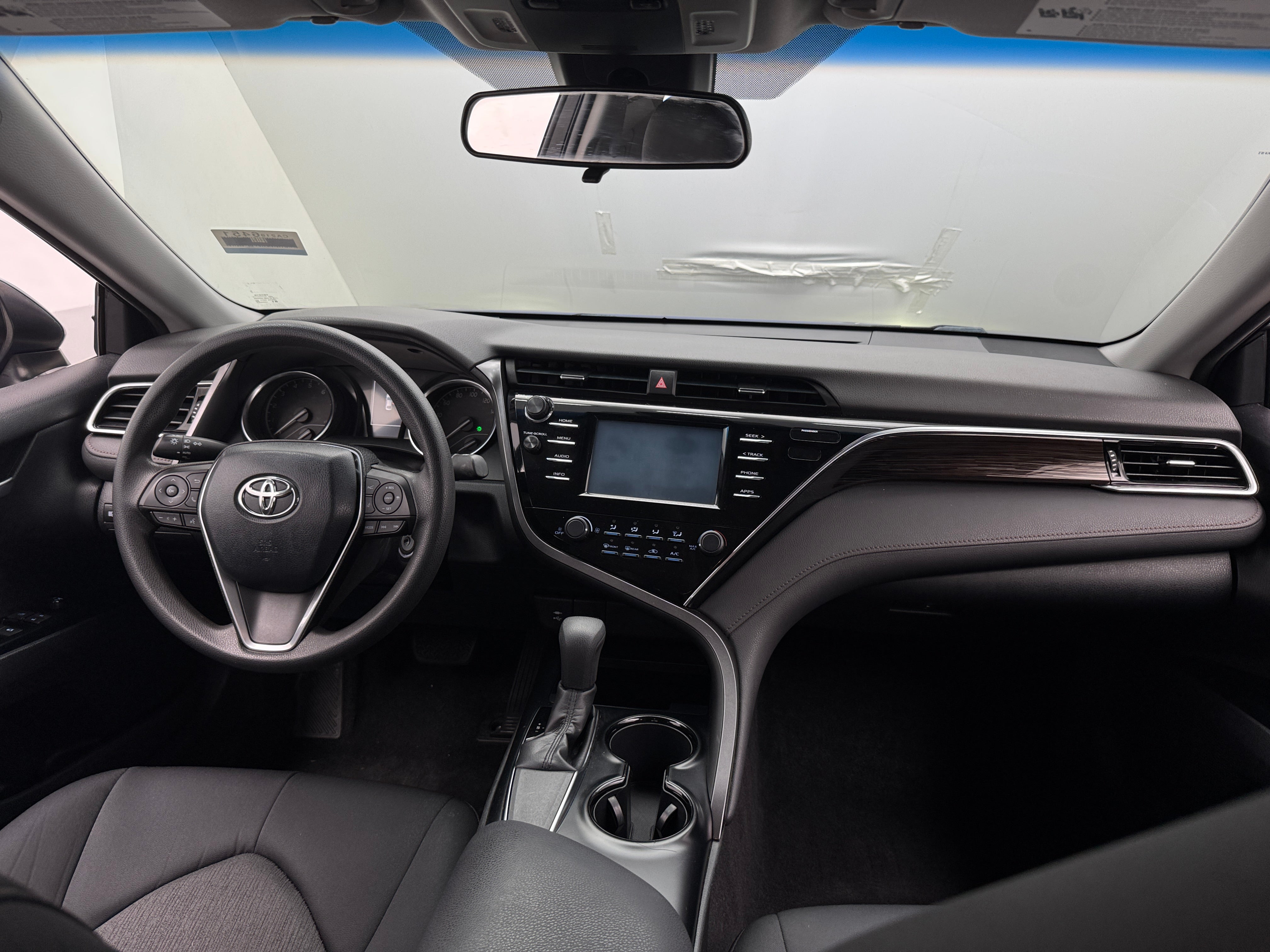 2018 Toyota Camry LE 3