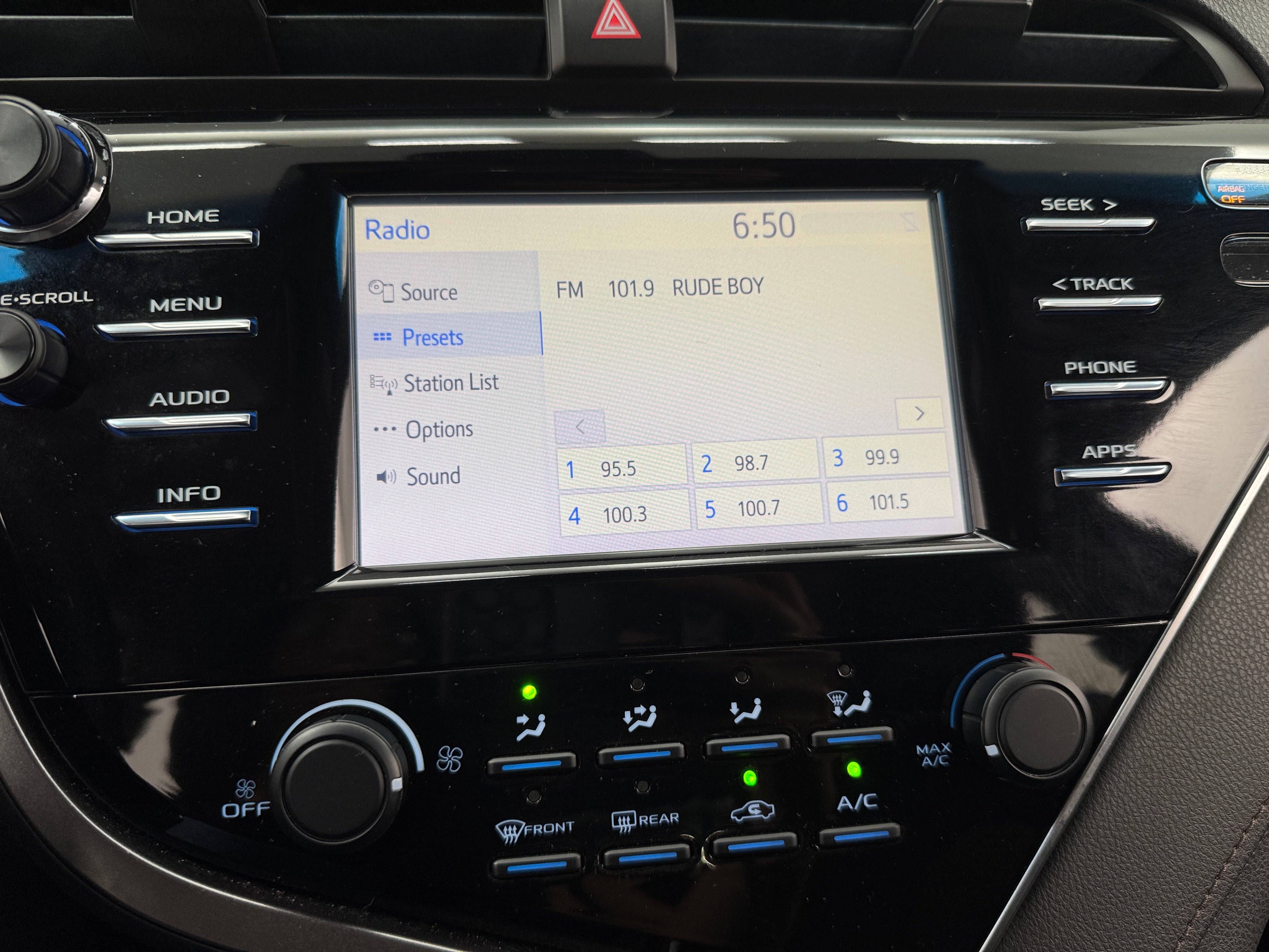 2018 Toyota Camry LE 4