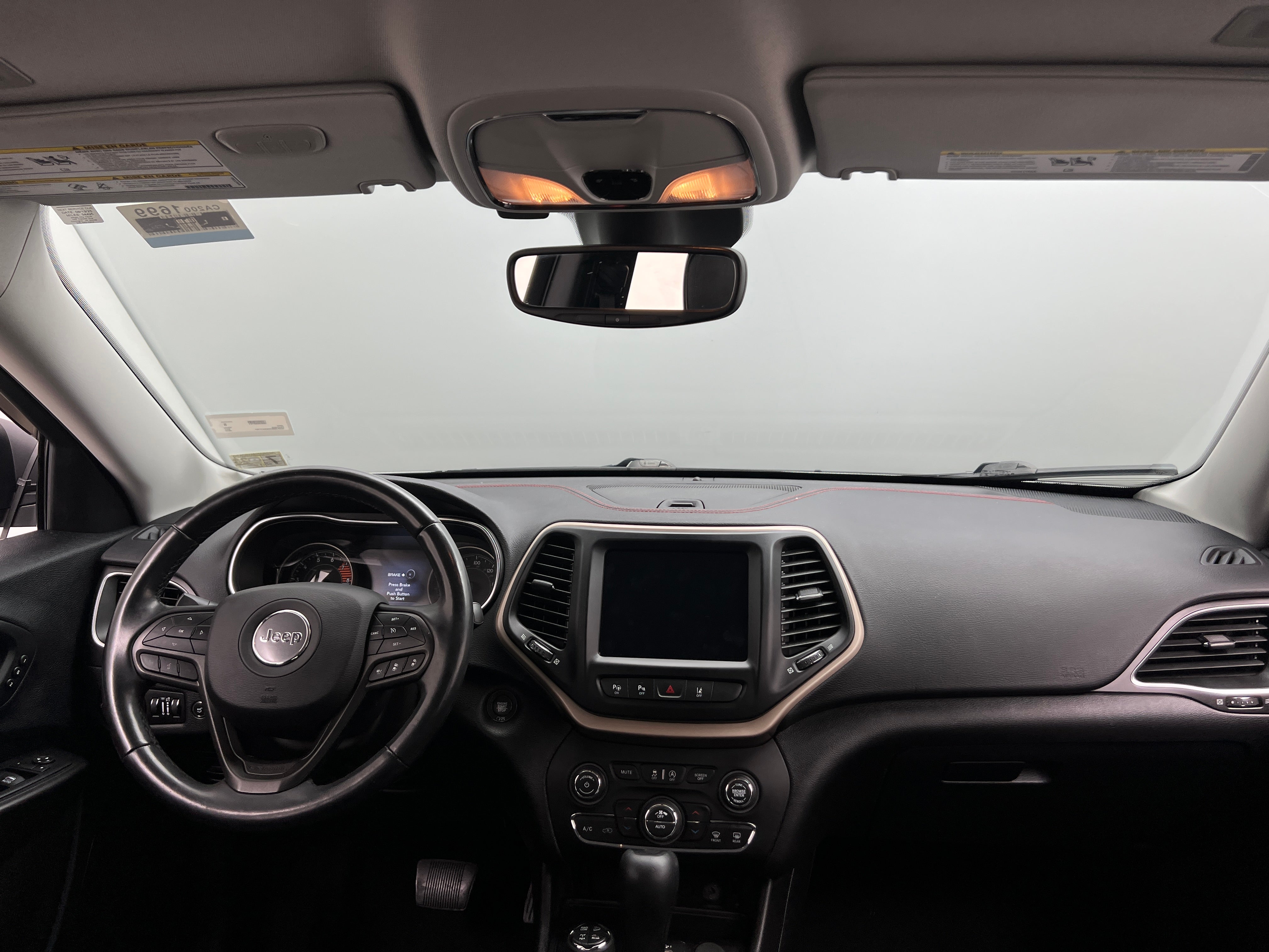 2019 Jeep Cherokee Trailhawk Elite 2