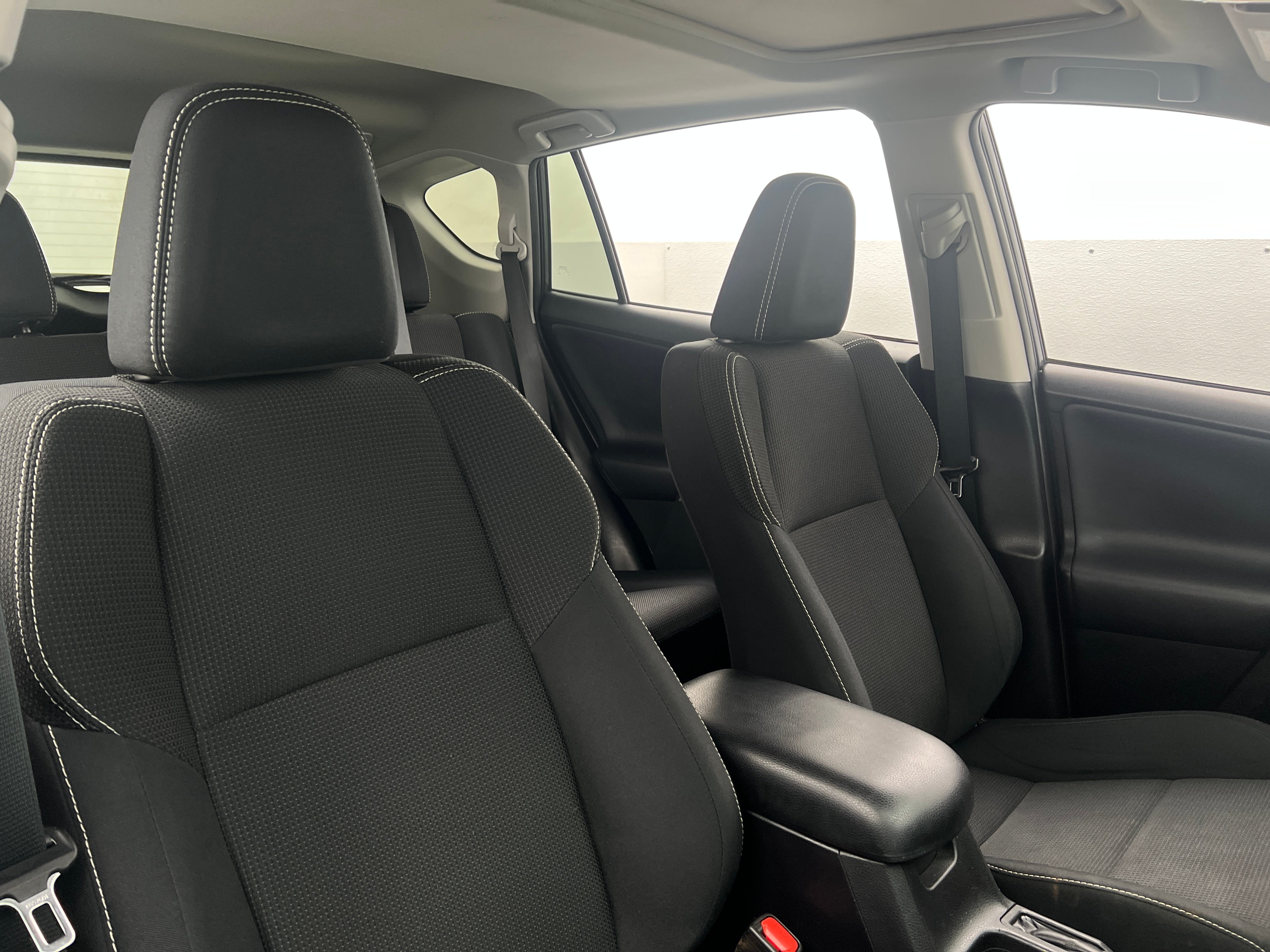 2017 Toyota RAV4 XLE 2