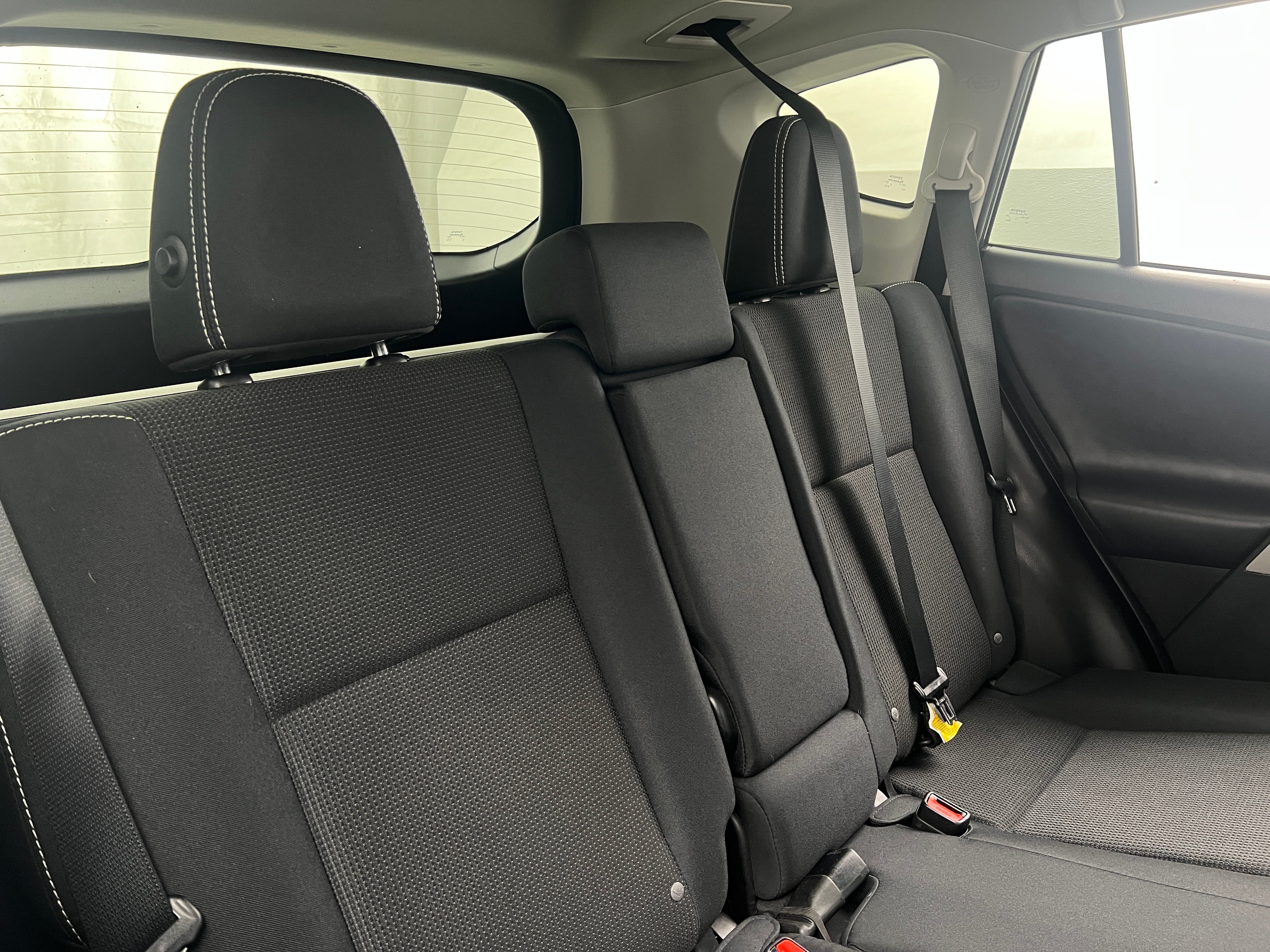 2017 Toyota RAV4 XLE 6