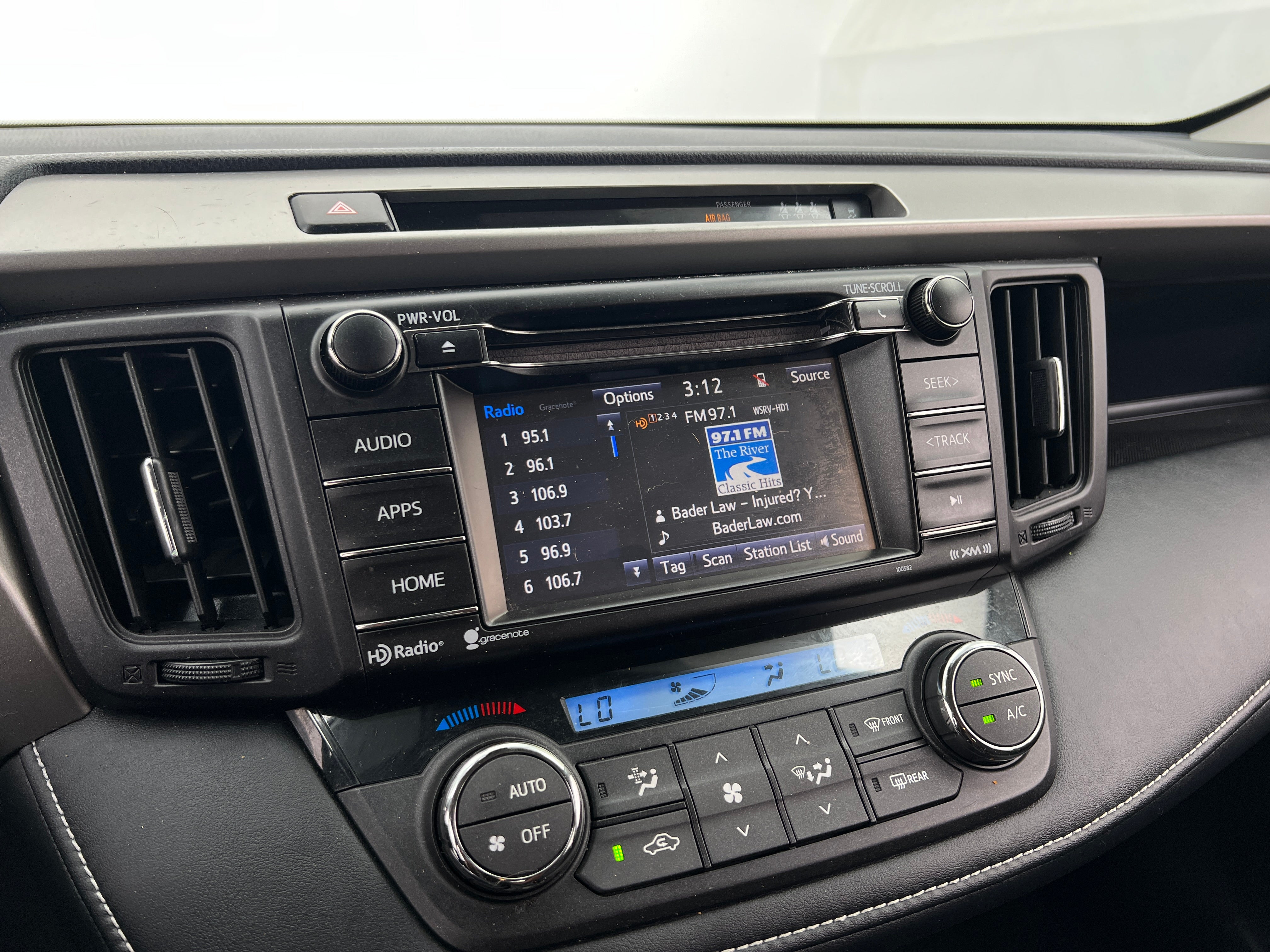 2017 Toyota RAV4 XLE 4