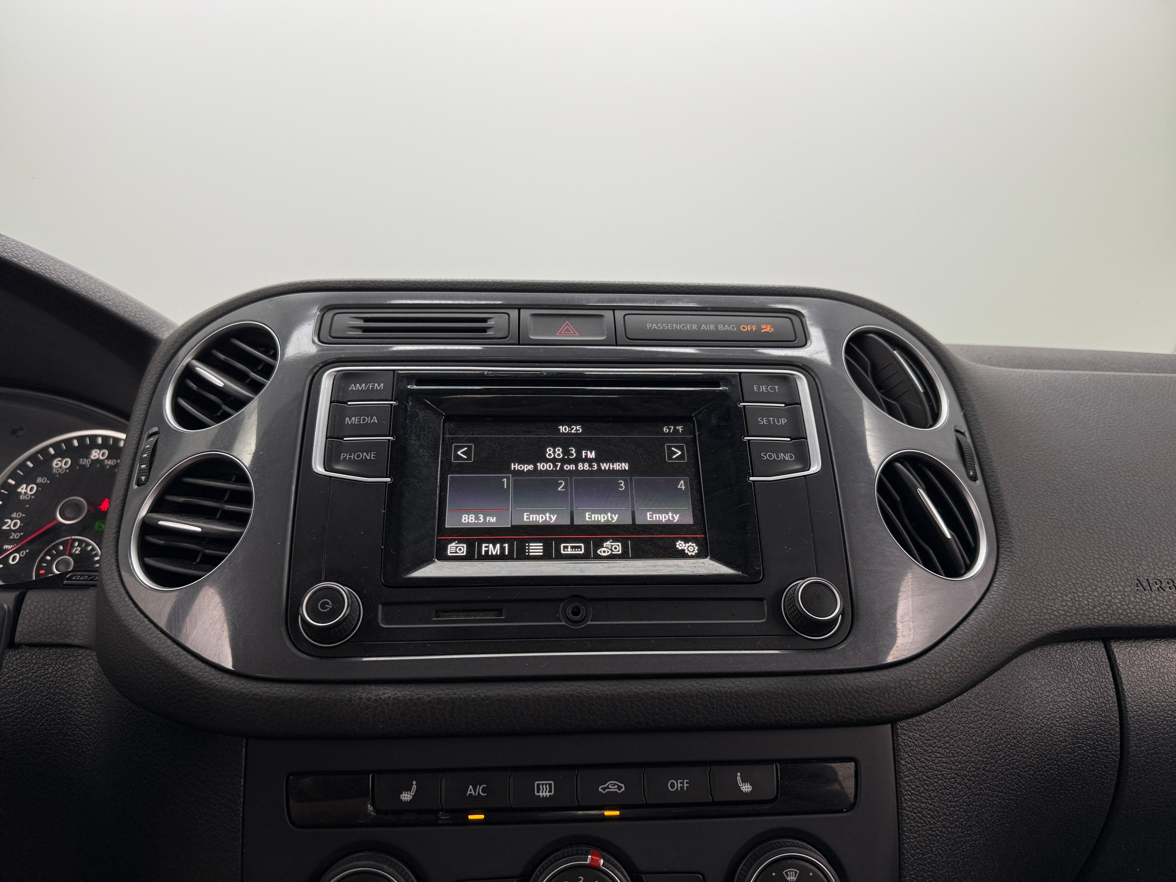 2016 Volkswagen Tiguan 2.0T 4