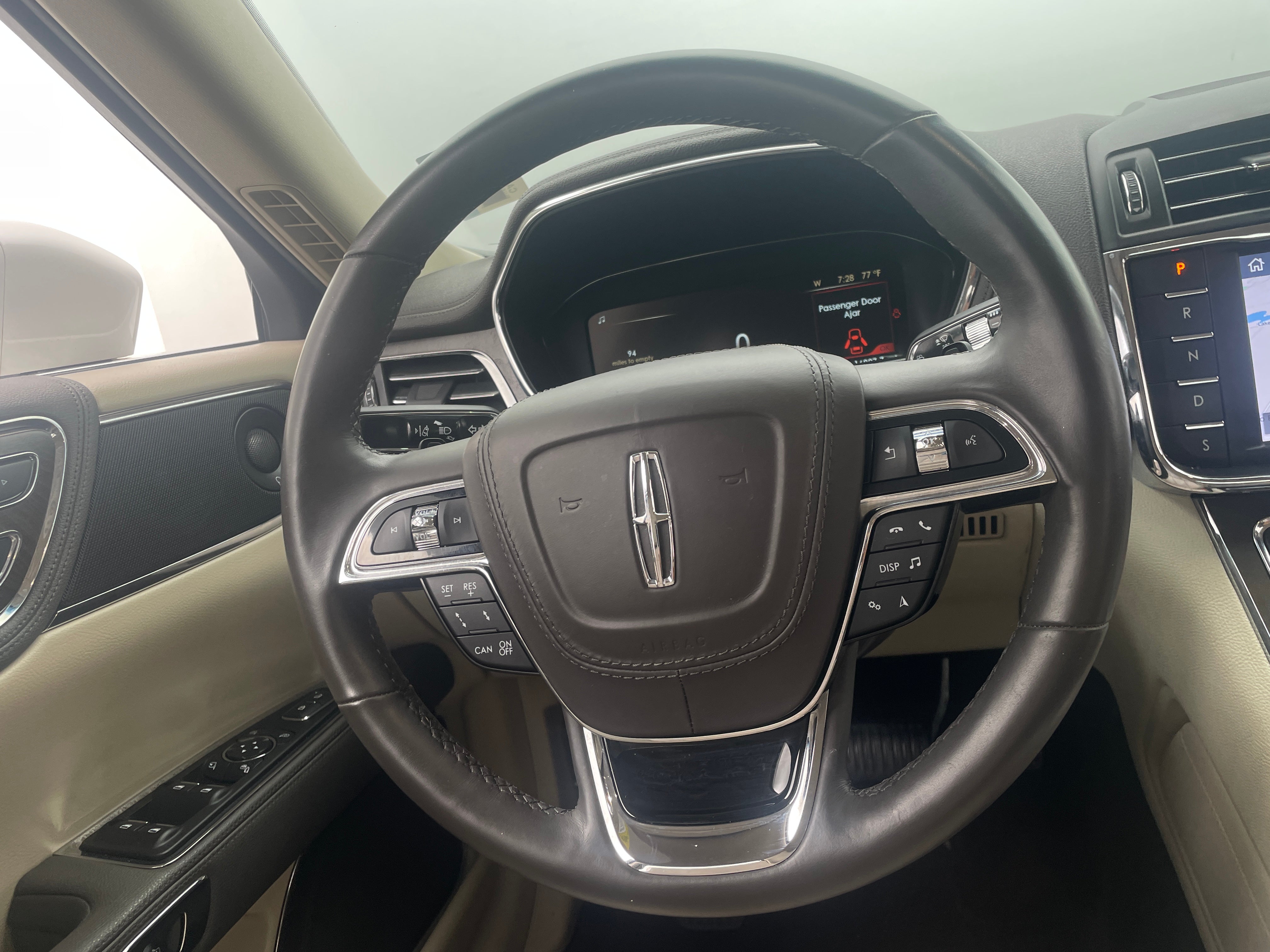 2020 Lincoln Continental Base 4