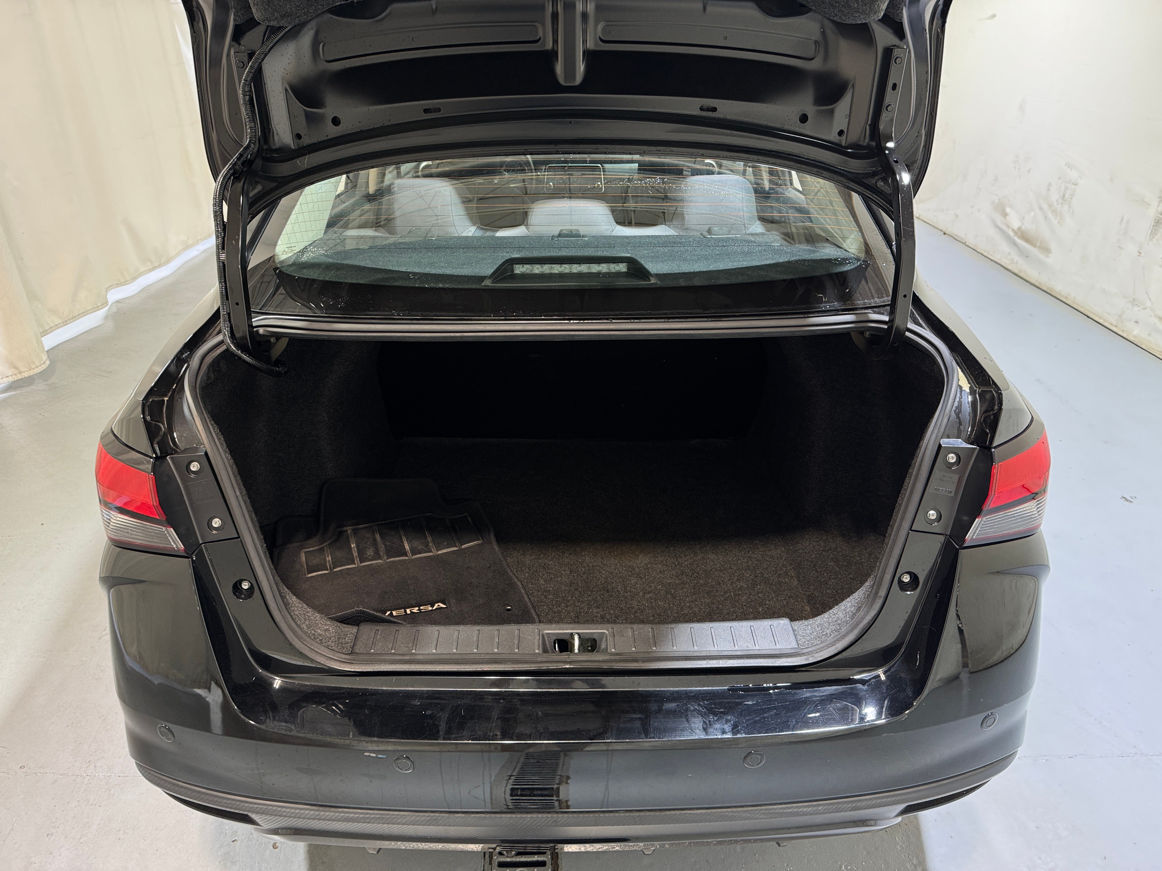 2021 Nissan Versa S 7