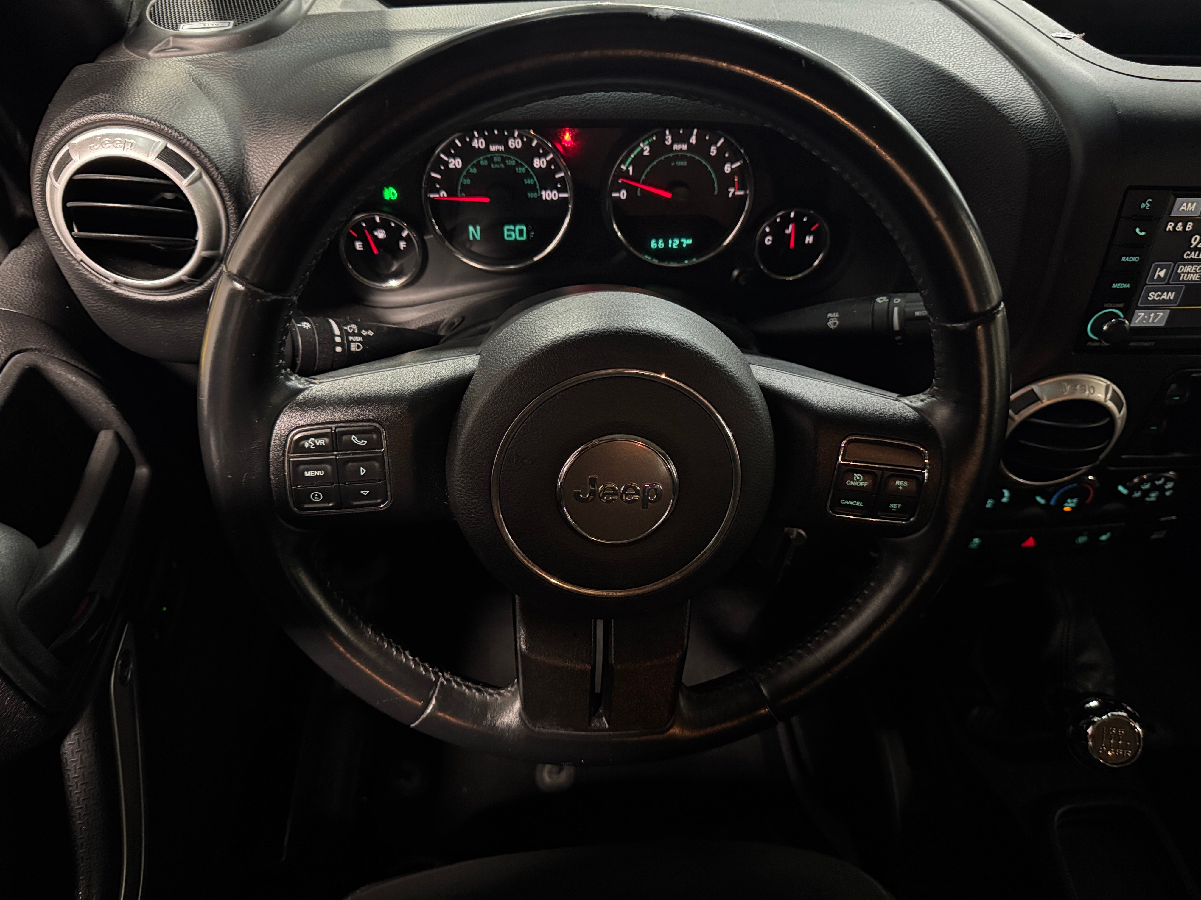 2015 Jeep Wrangler Unlimited Sahara 5