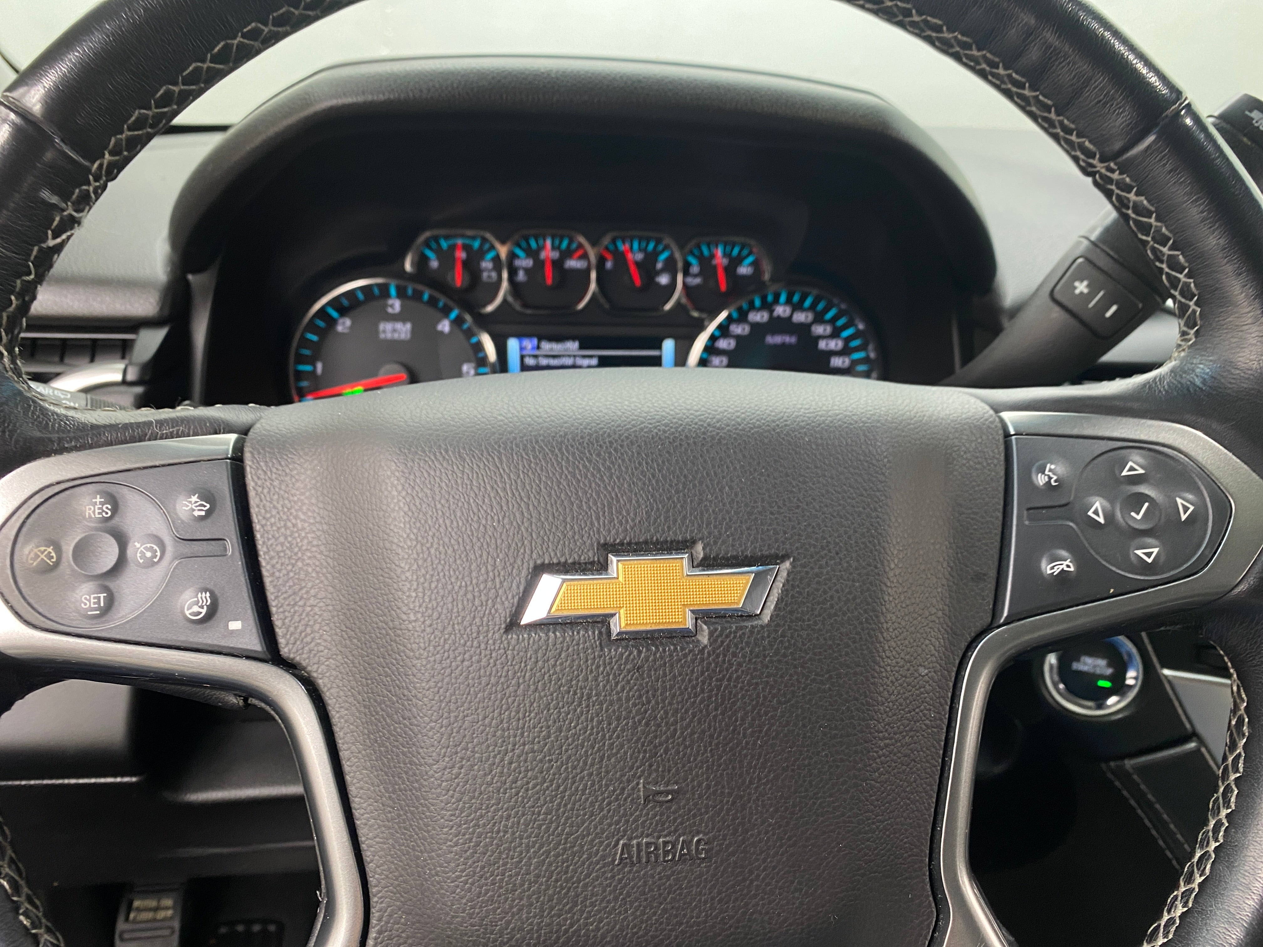 2019 Chevrolet Suburban LT 4