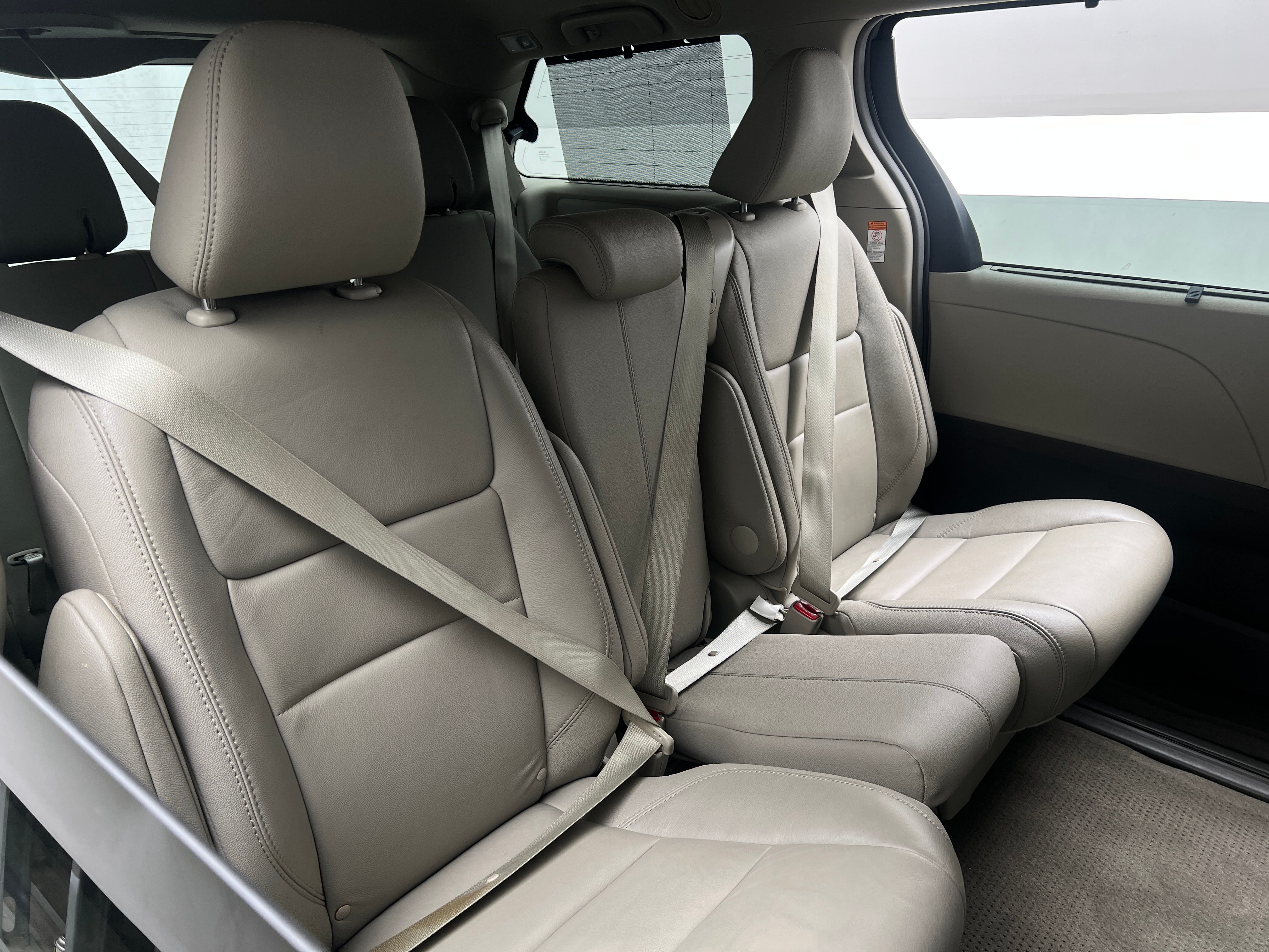 2017 Toyota Sienna XLE 5