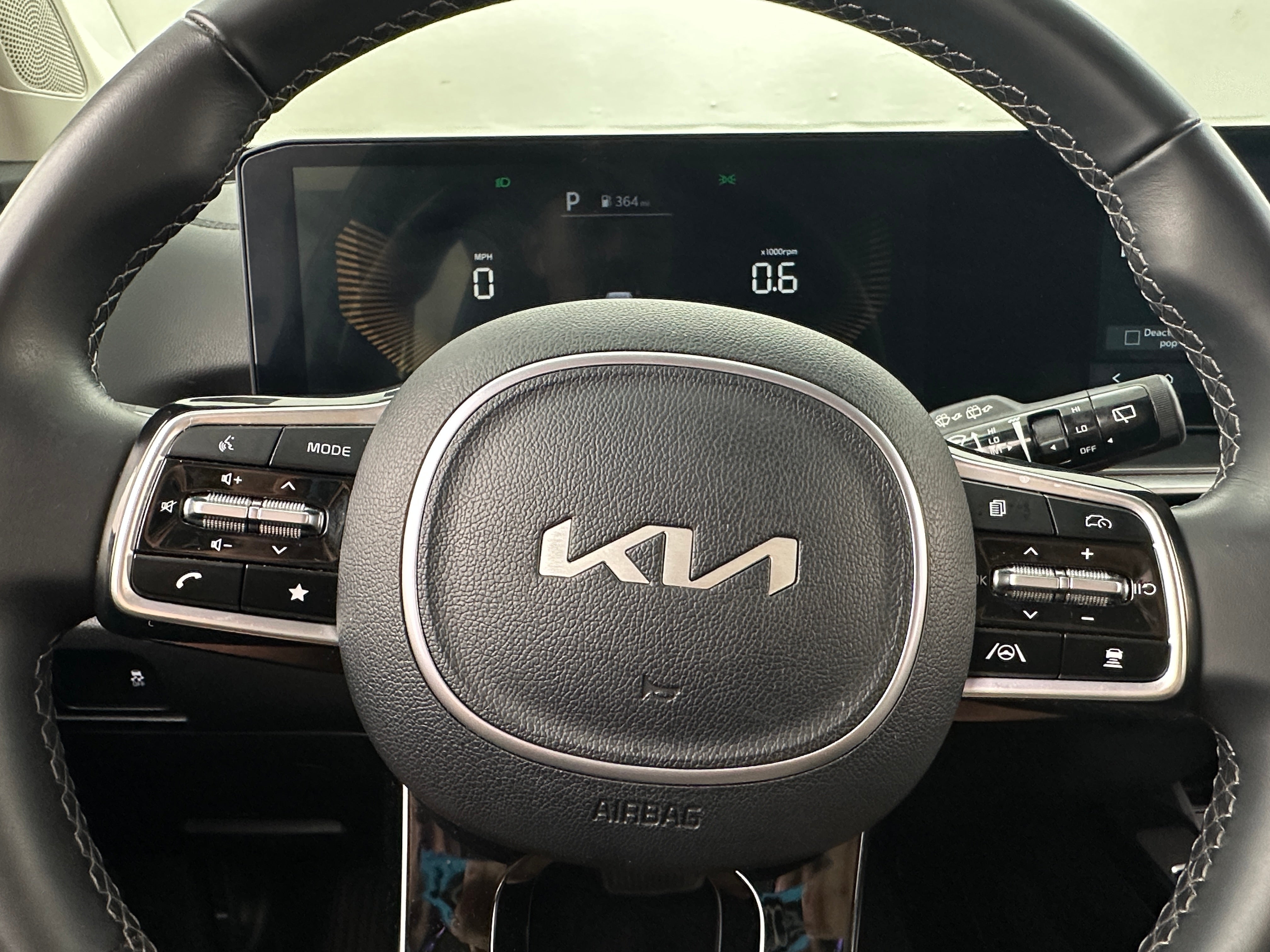 2024 Kia Sorento S 4