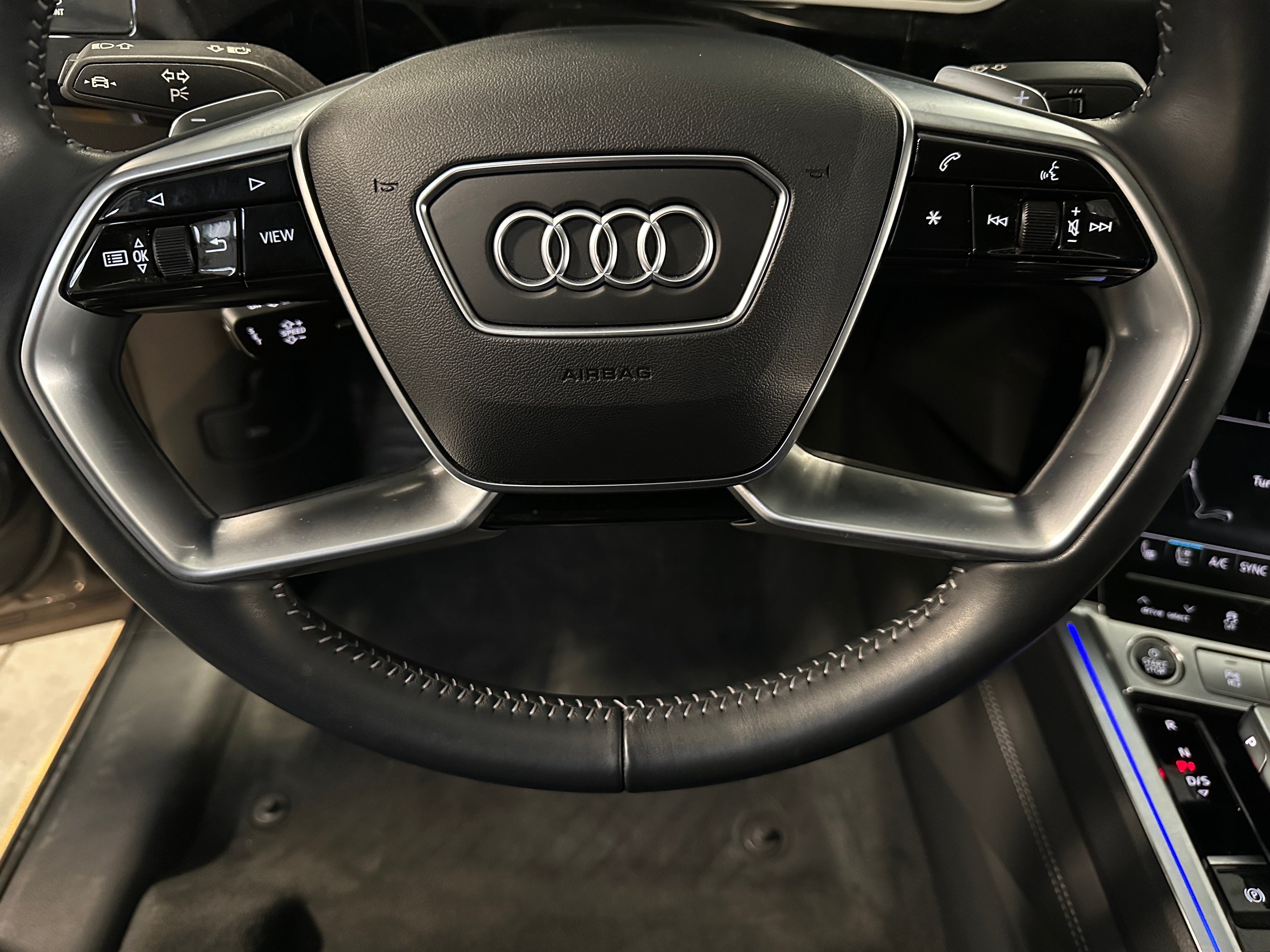 2021 Audi e-tron S Prestige 4