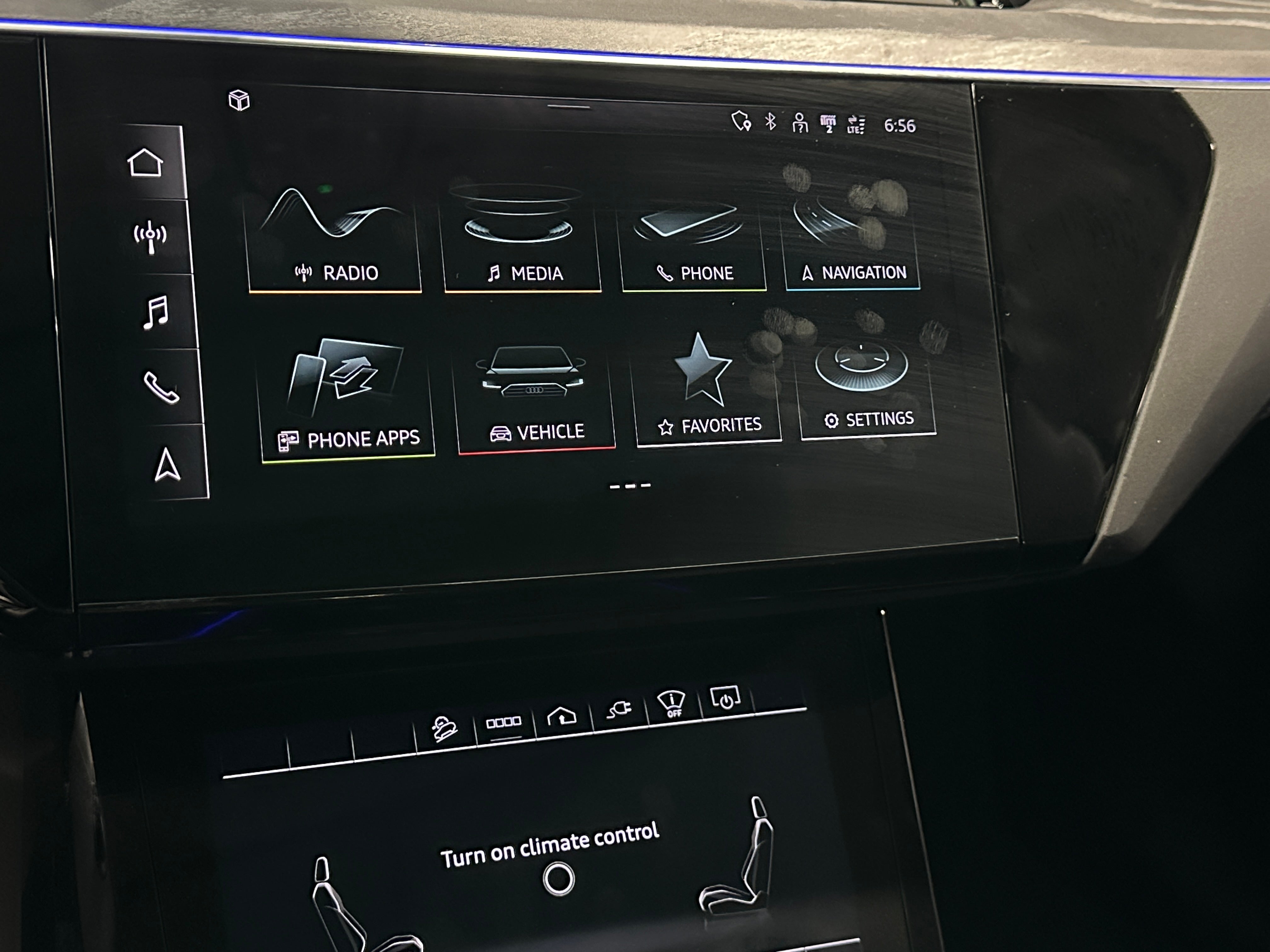 2021 Audi e-tron S Prestige 3