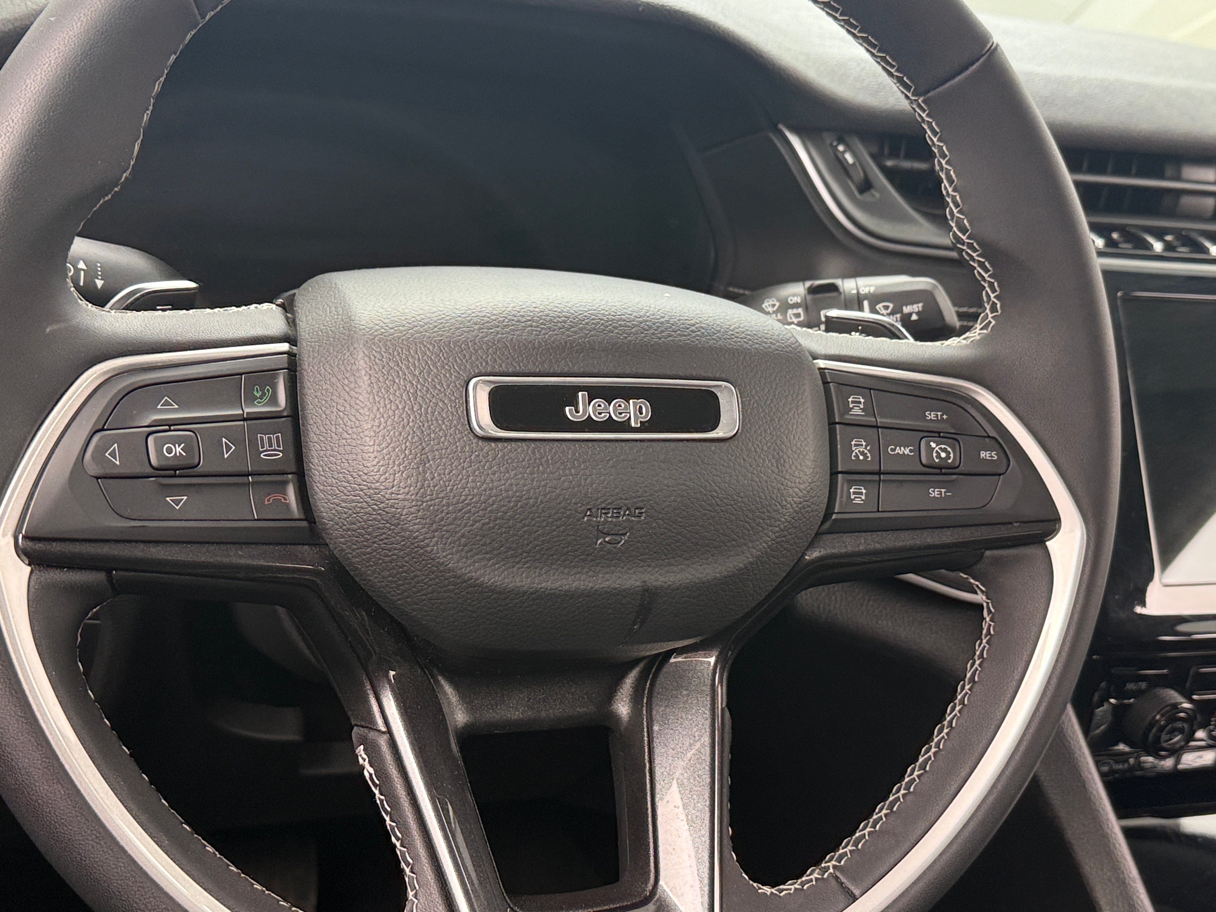 2023 Jeep Grand Cherokee Laredo 5