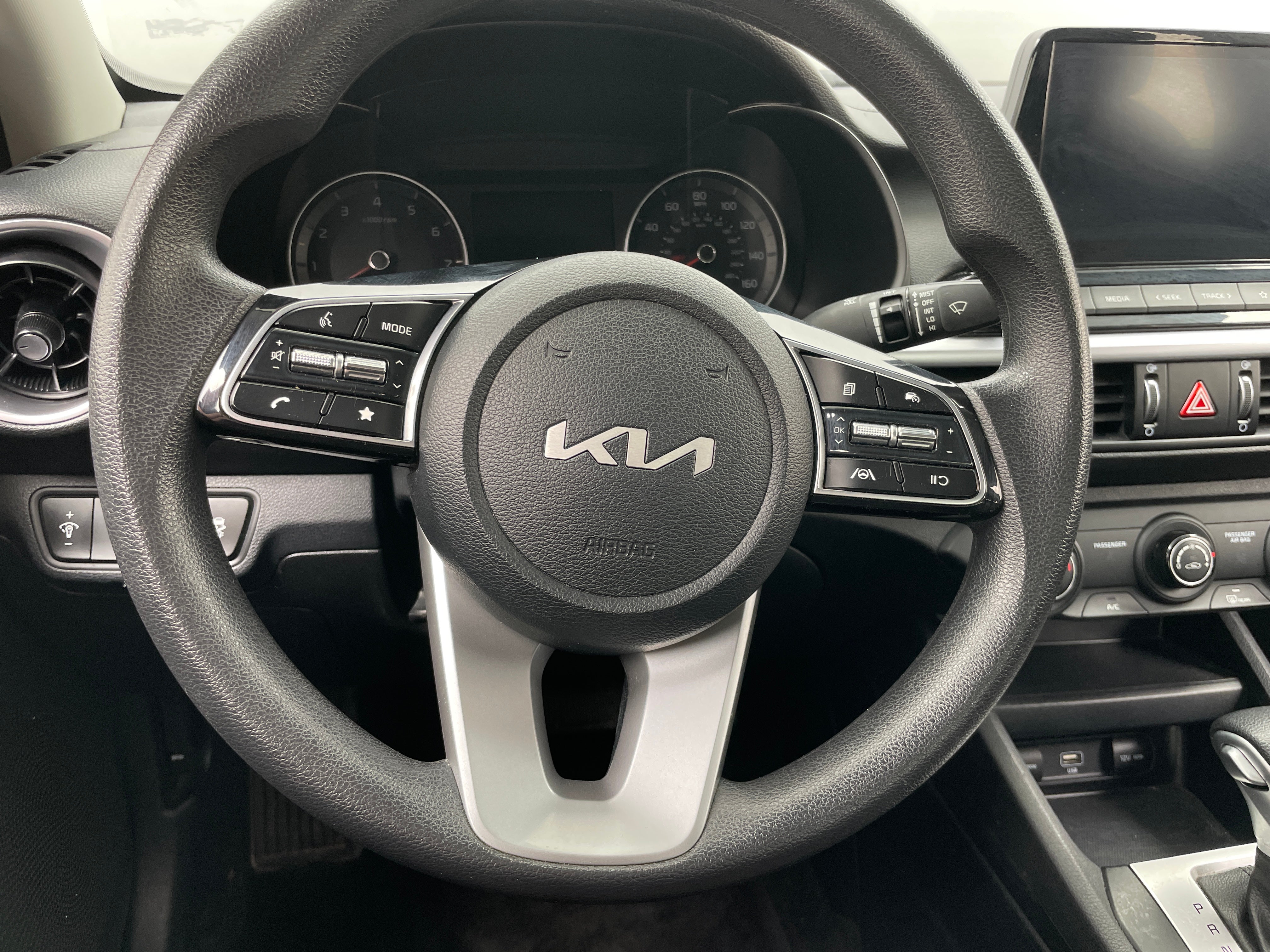 2022 Kia Forte LXS 5